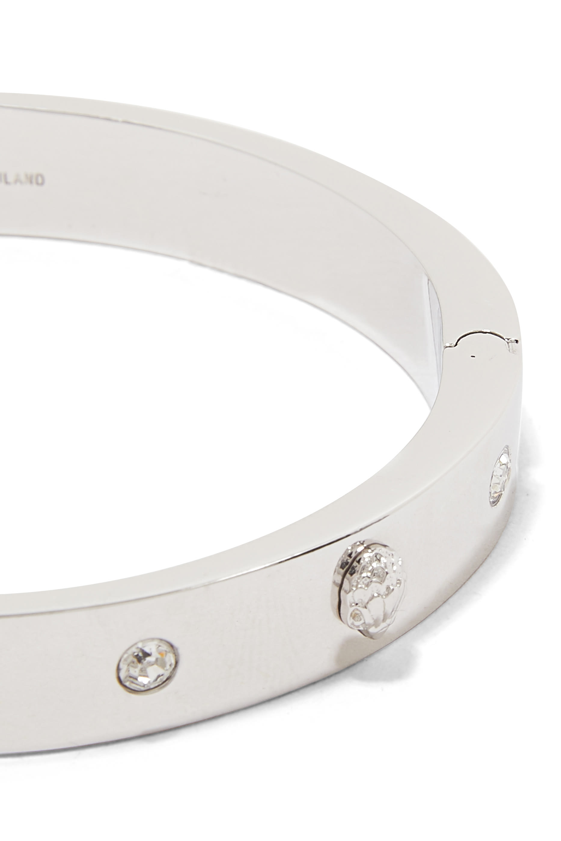 سوار بتصميم رأس نسر نحاس