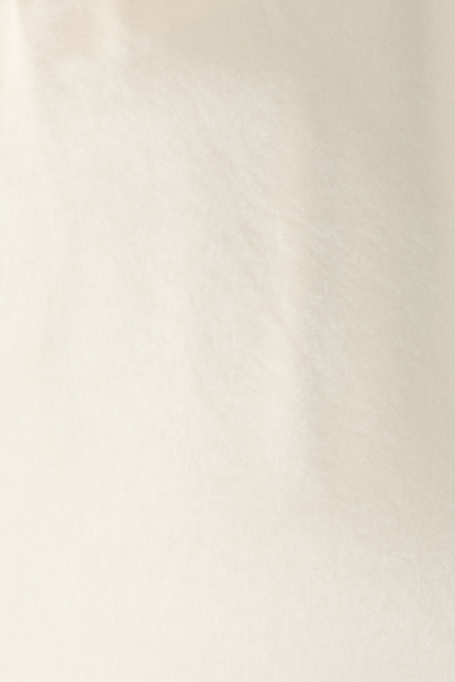 بنطال بياس بقصة واسعة ساتان