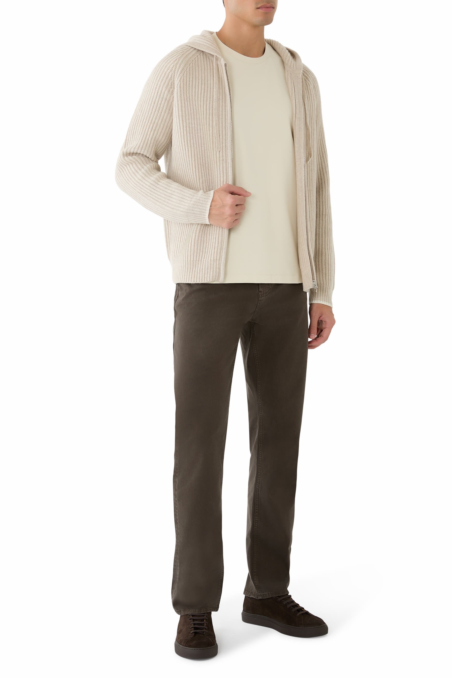 بنطال جينز مودرن بقصة ساق مستقيمة