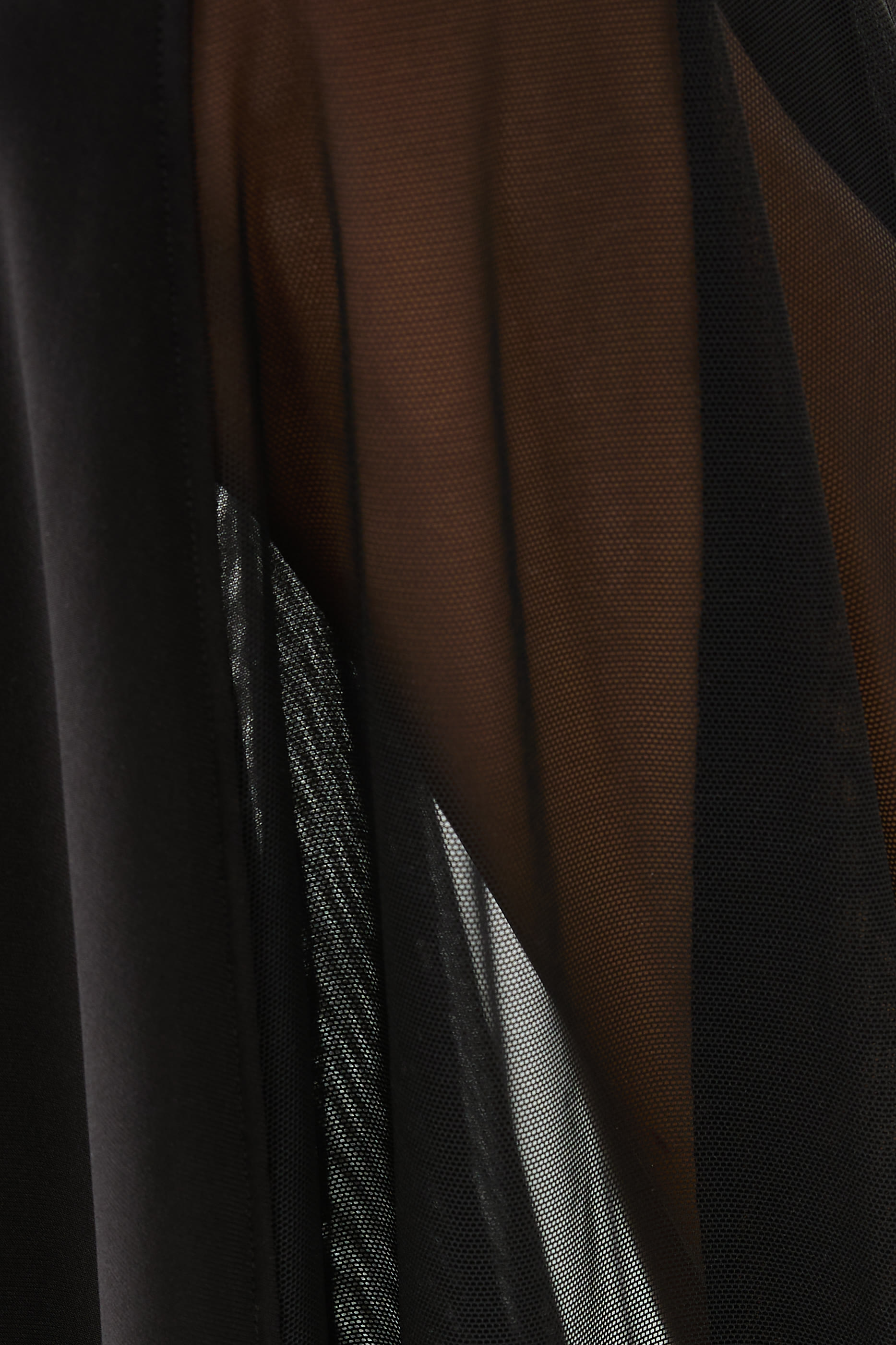 فستان سهرة بلا أكمام بقصة ذيل السمكة