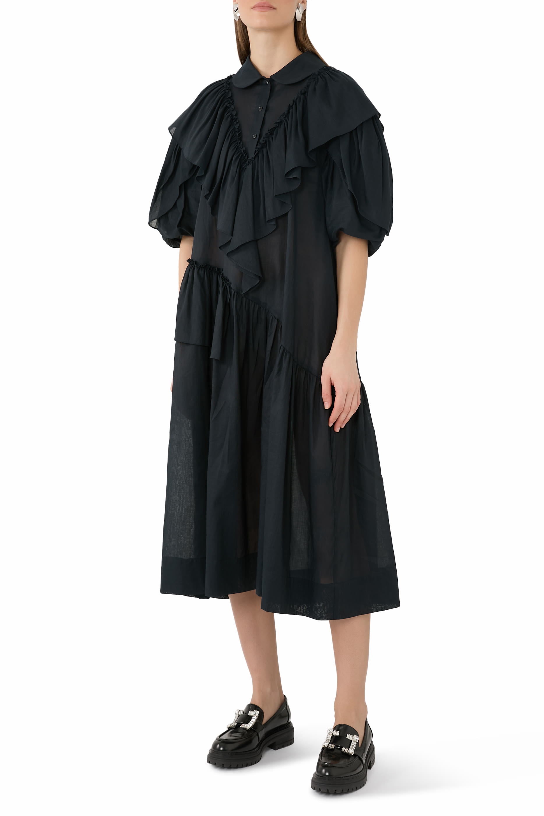 فستان بكشكش وأكمام بتلات  