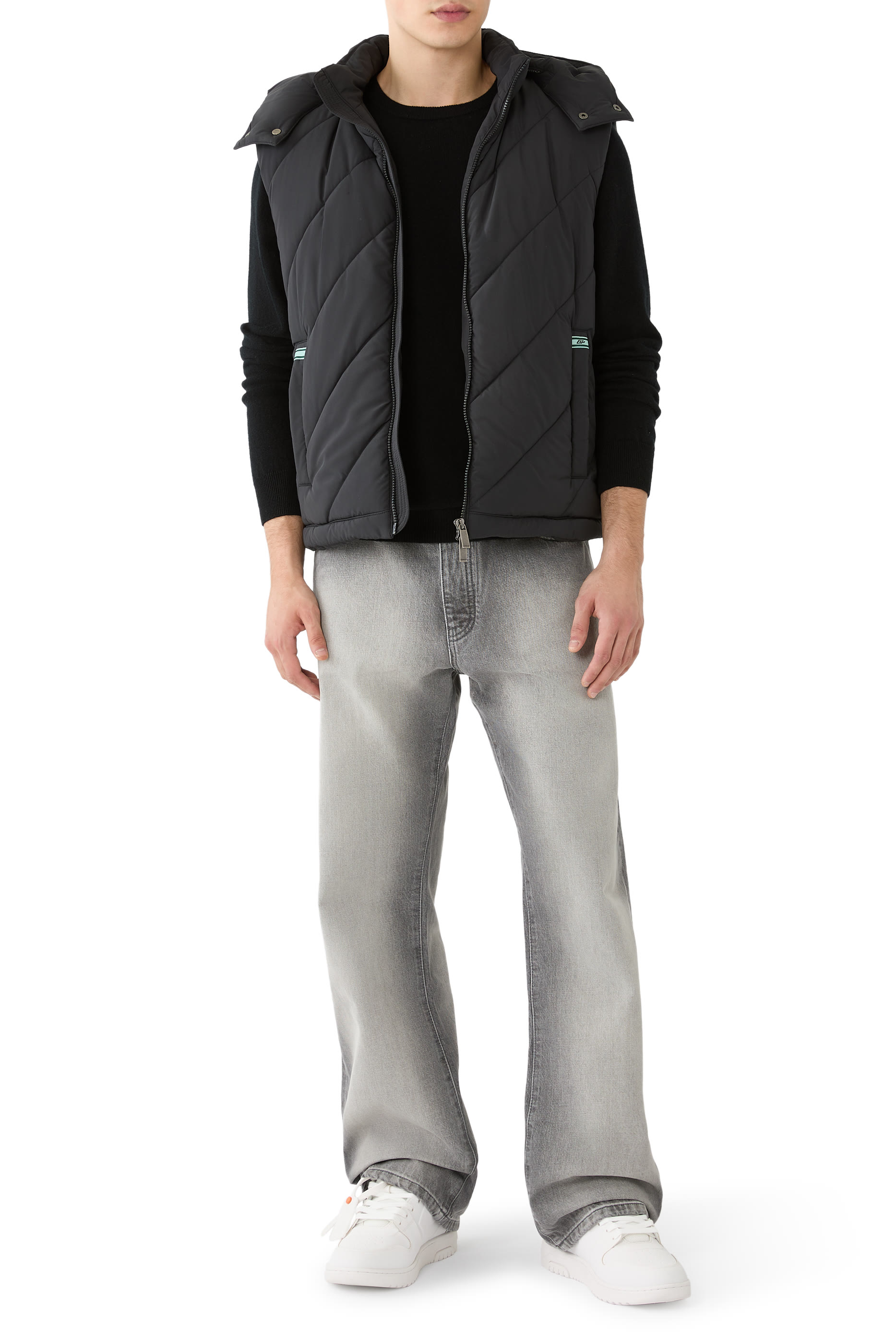 بنطال جينز بقصة ضيقة مريحة وخطوط مائلة مطرزة