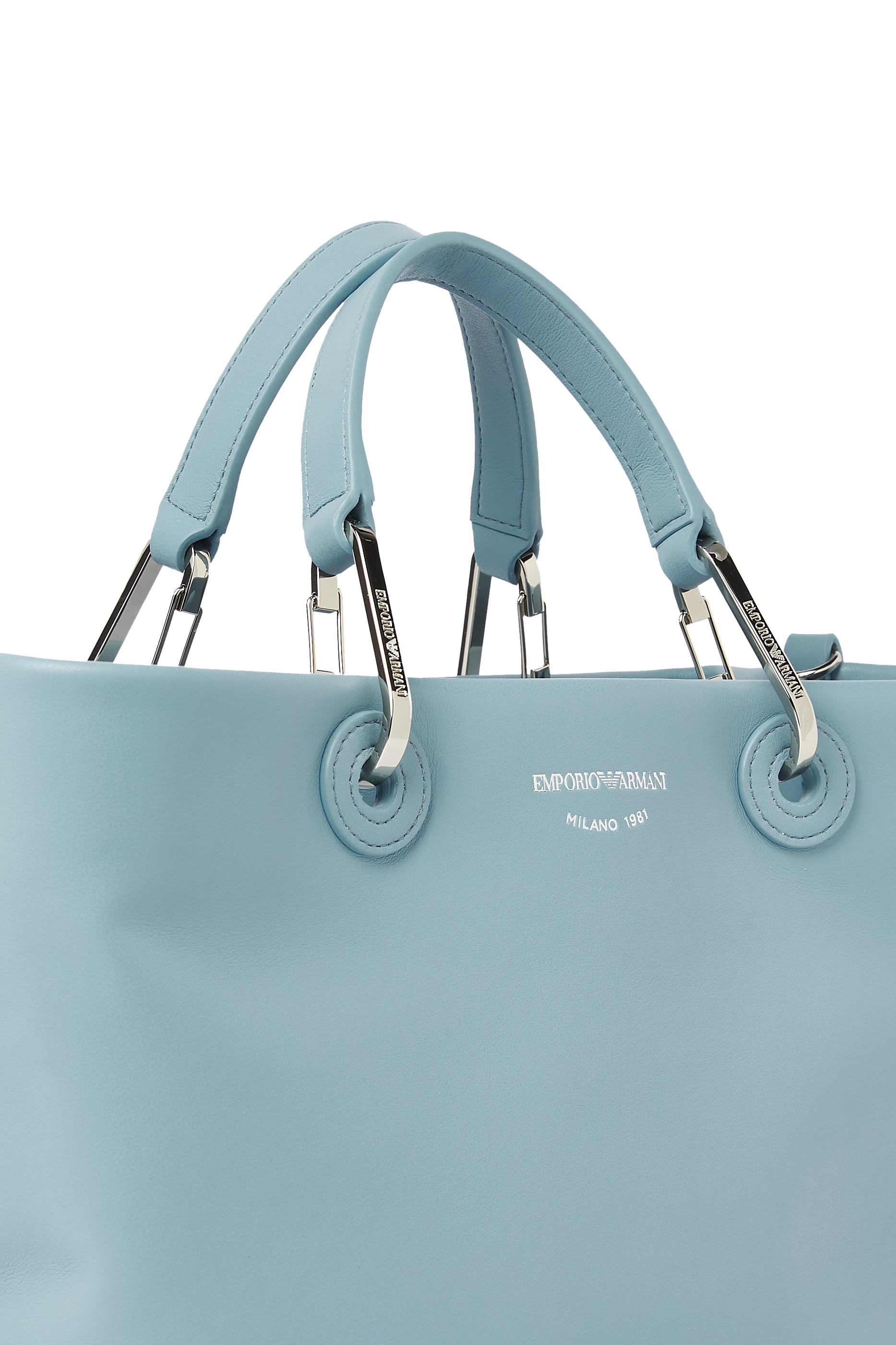 حقيبة يد بشعار الماركة