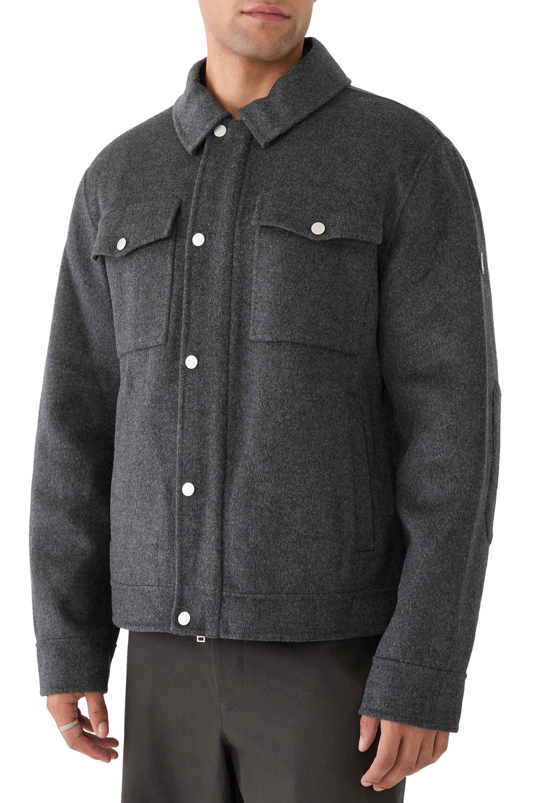 جاكيت جاك بتصميم قميص