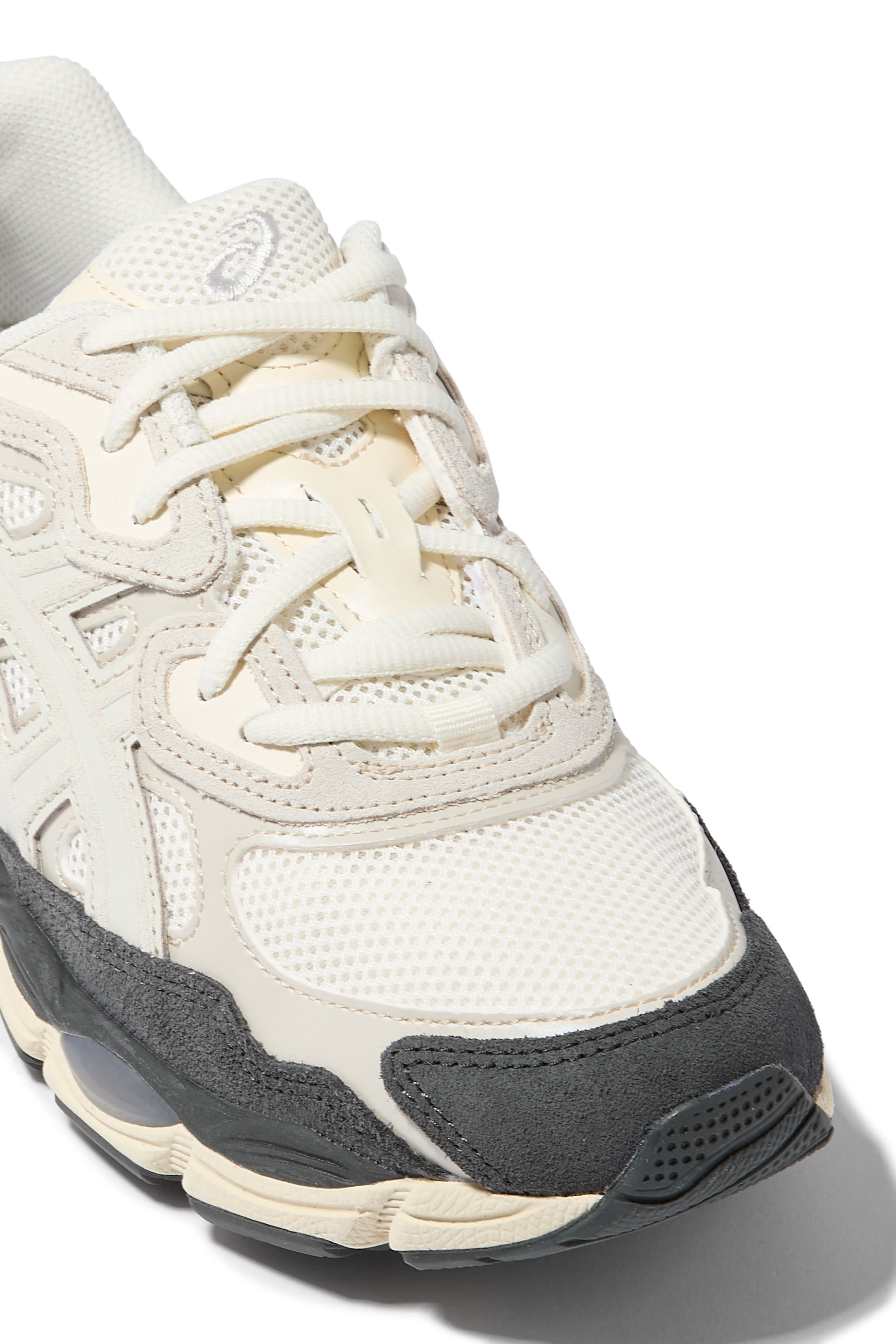 سنيكرز جل-ان واي سي