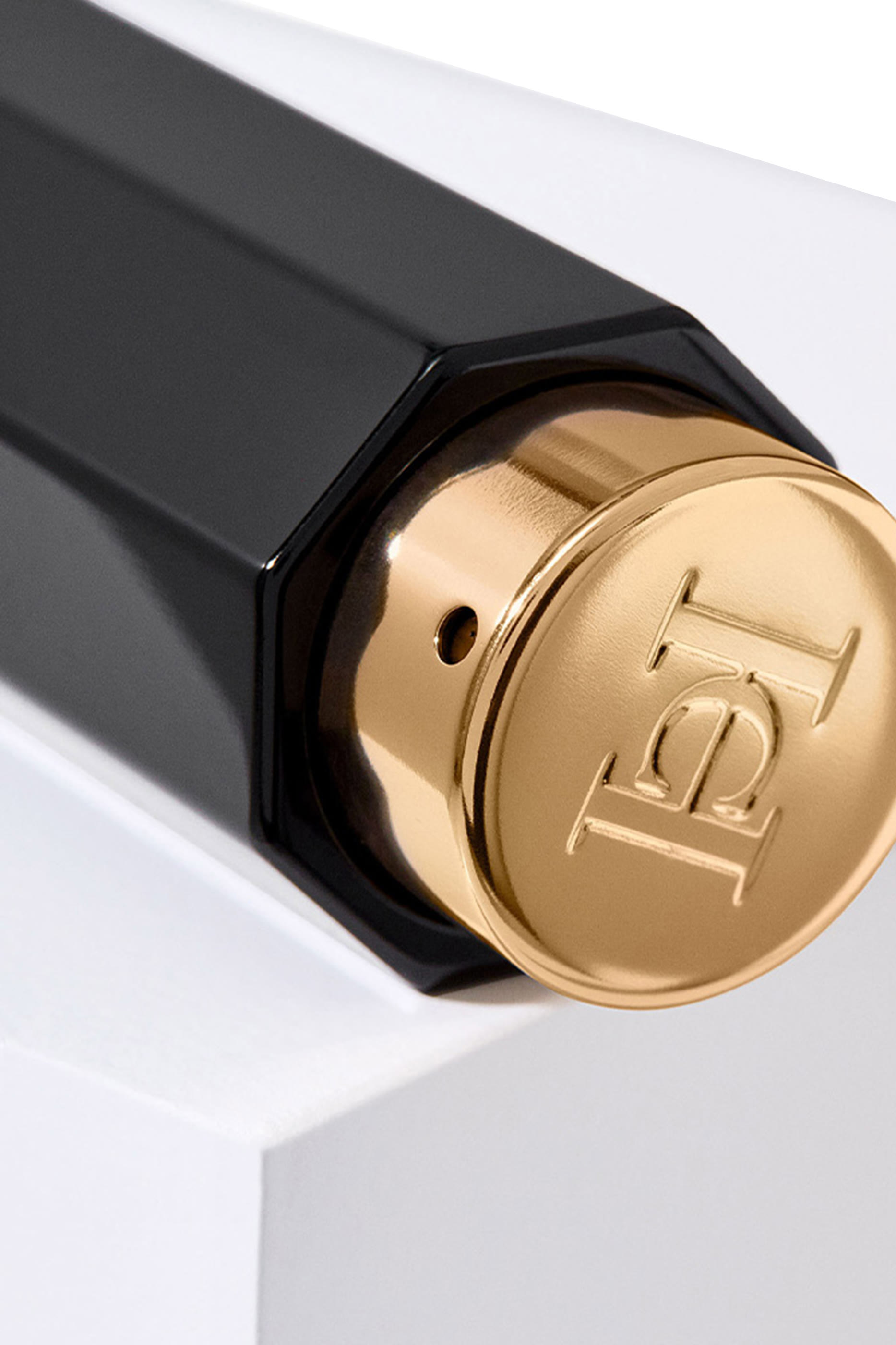 مجموعة السفر ذا اسينشيلز