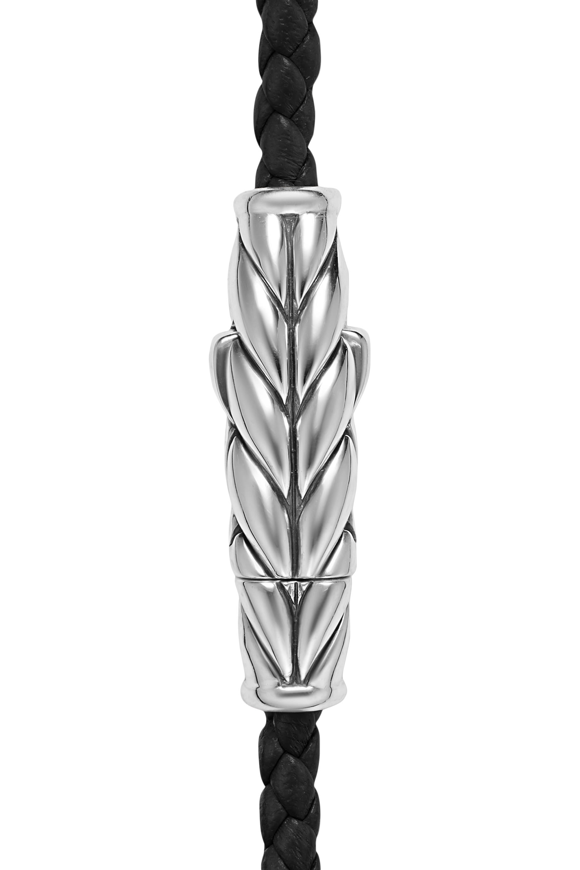 سوار ملفوف بثلاث خيوط بخطوط شيفرون، جلد وفضة إسترلينية