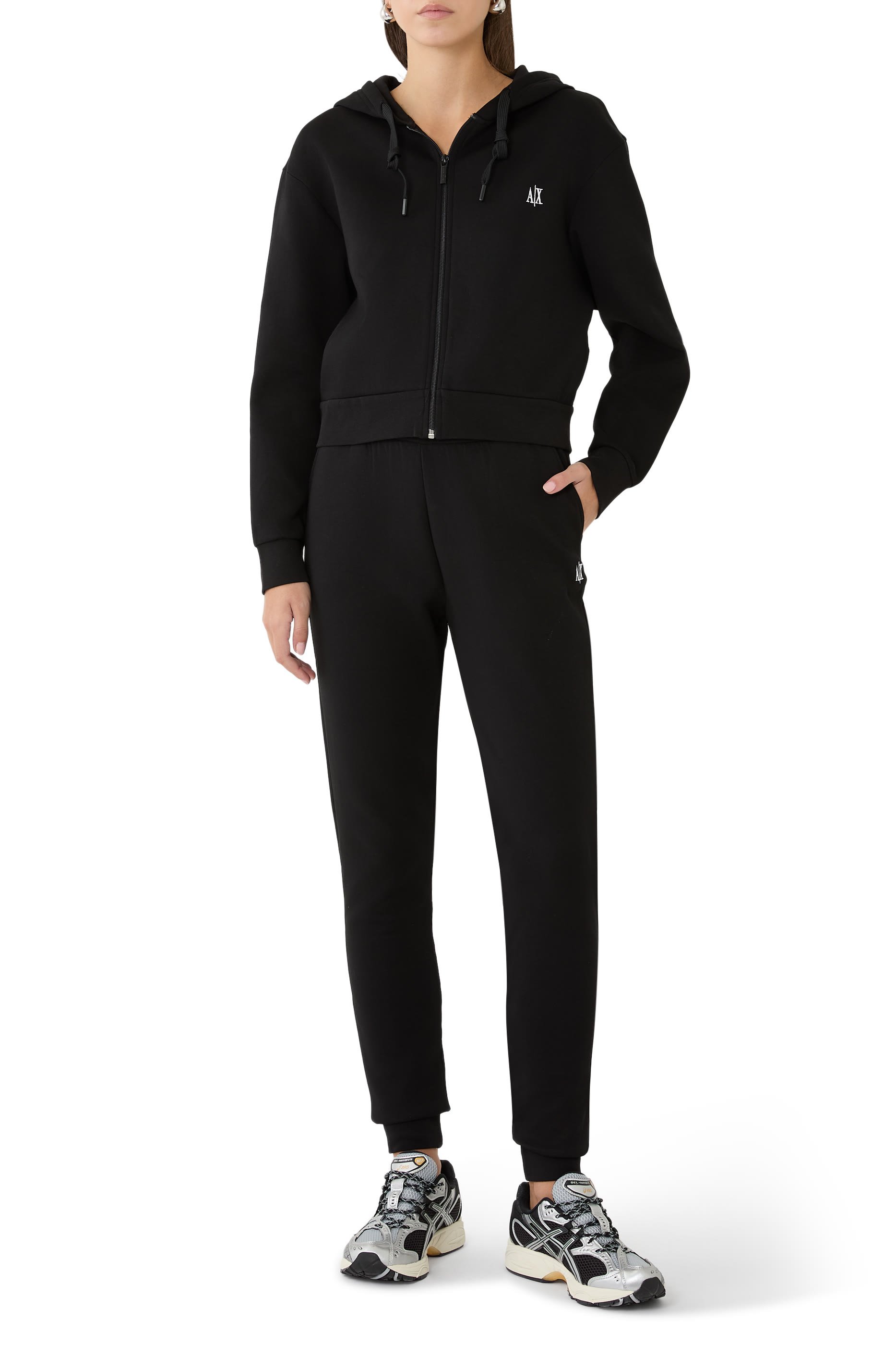 سويت شيرت بشعار الماركة قطن