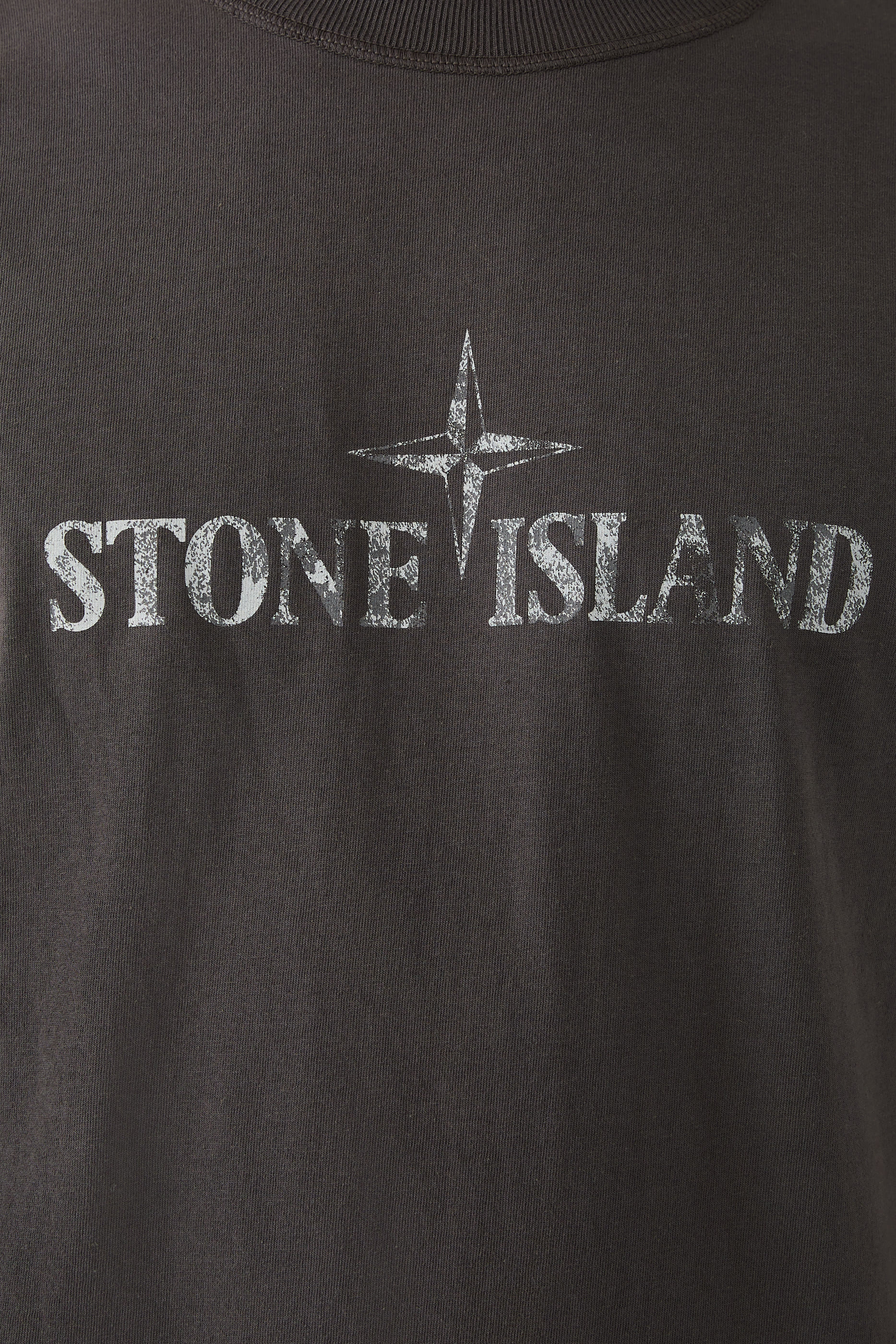 تيشيرت بطبعات انستيتيوشنال