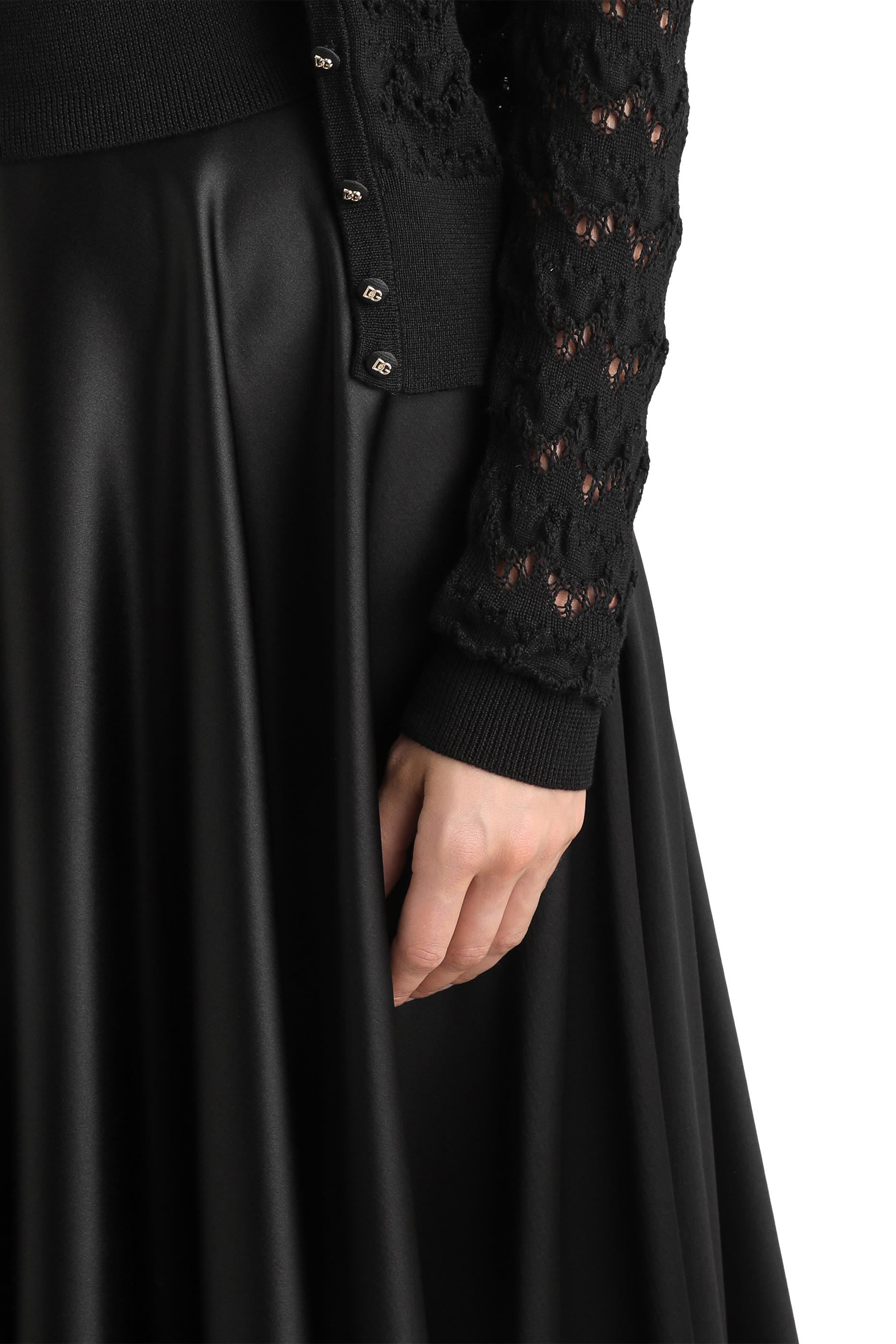 تنورة سيركل تفتا