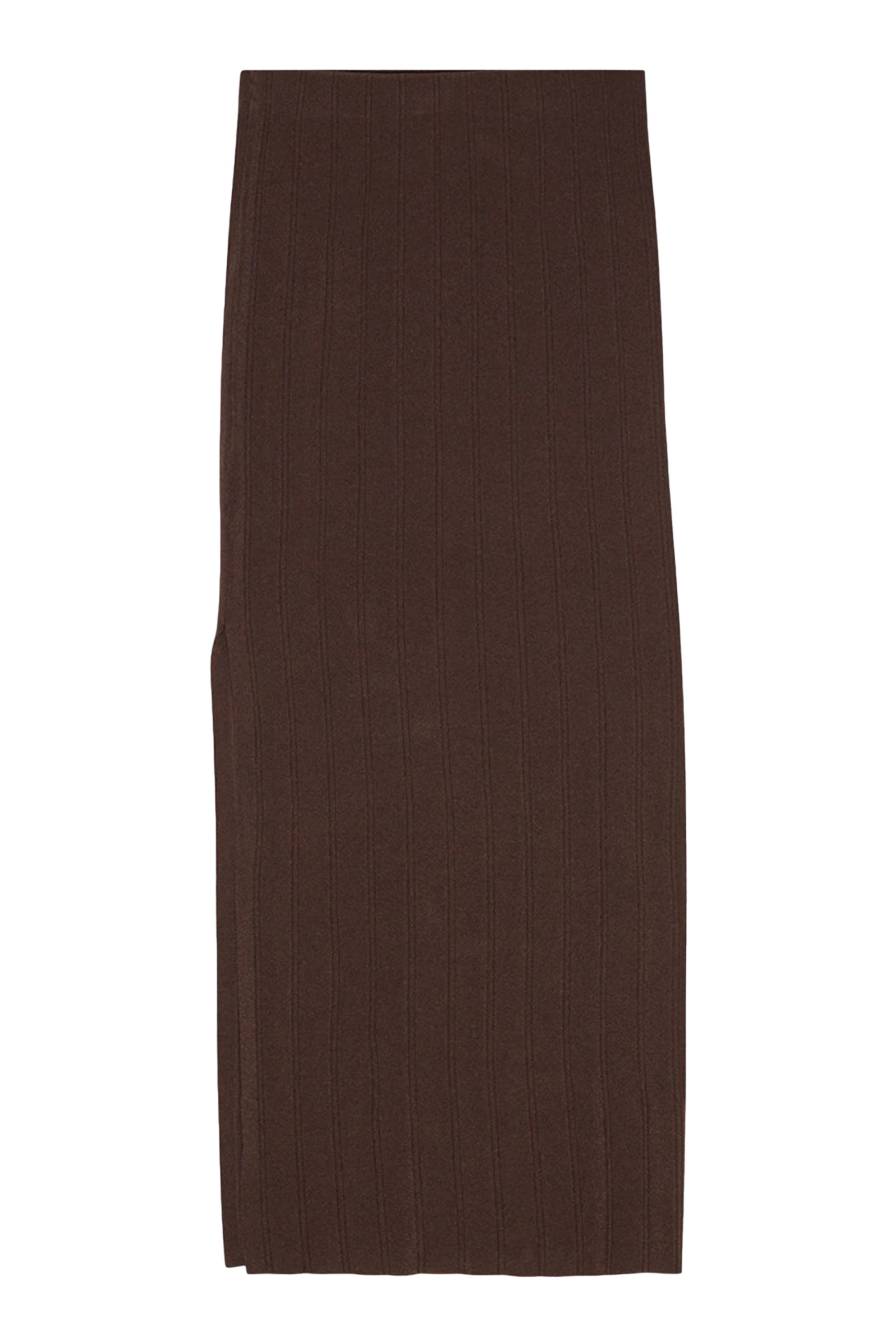 تنورة متوسطة الطول