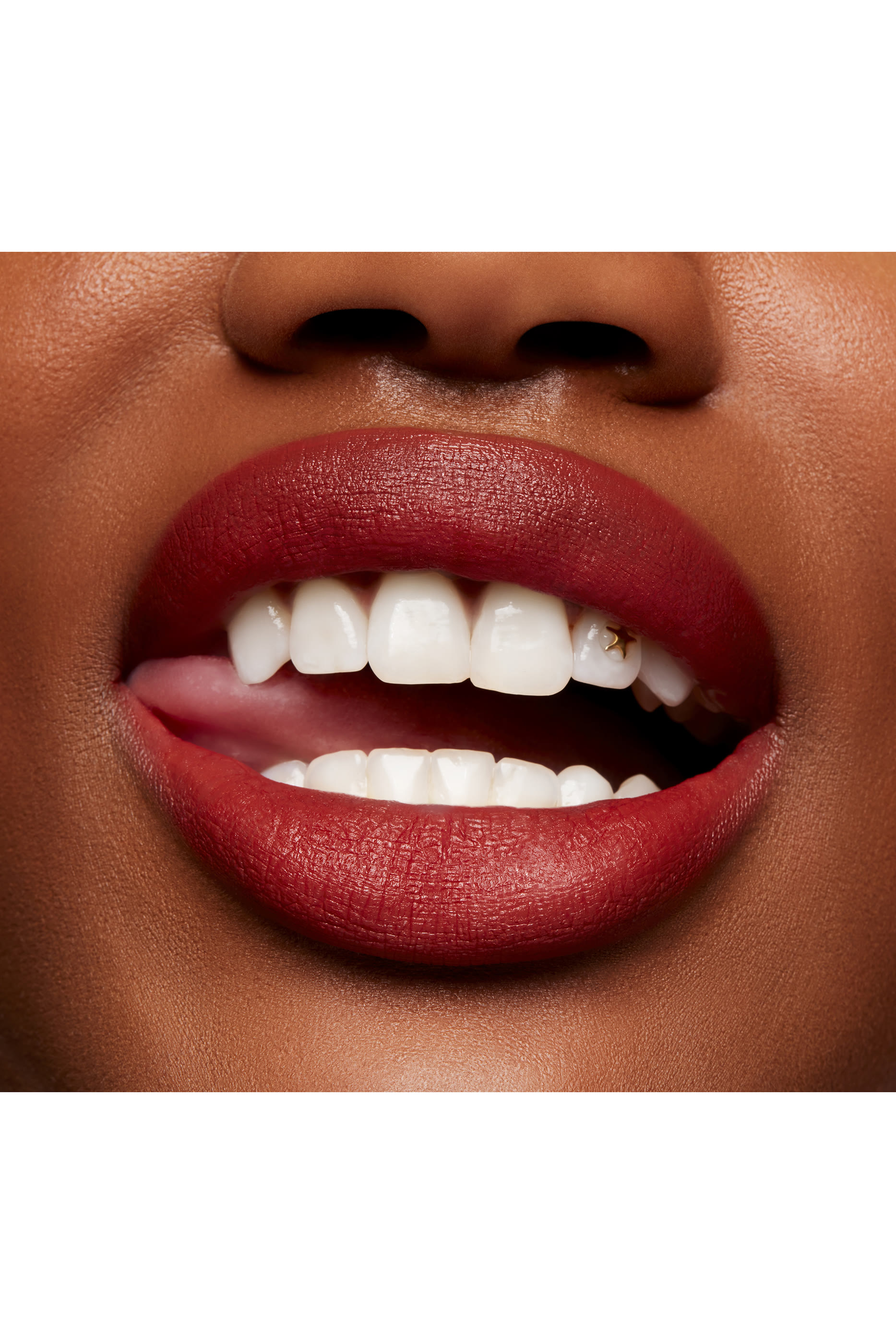 أحمر شفاه باودر كيس فيلفيت بلور سليم ستيك