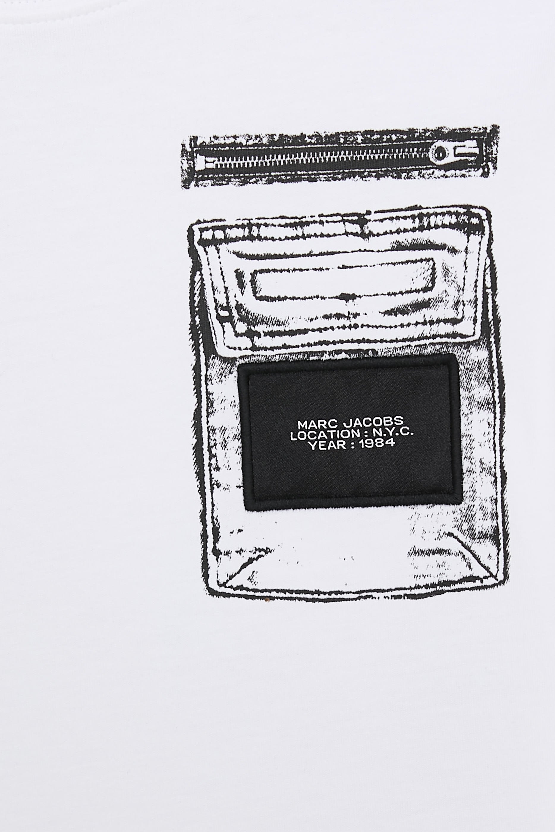 تيشيرت بشعار الماركة للأطفال