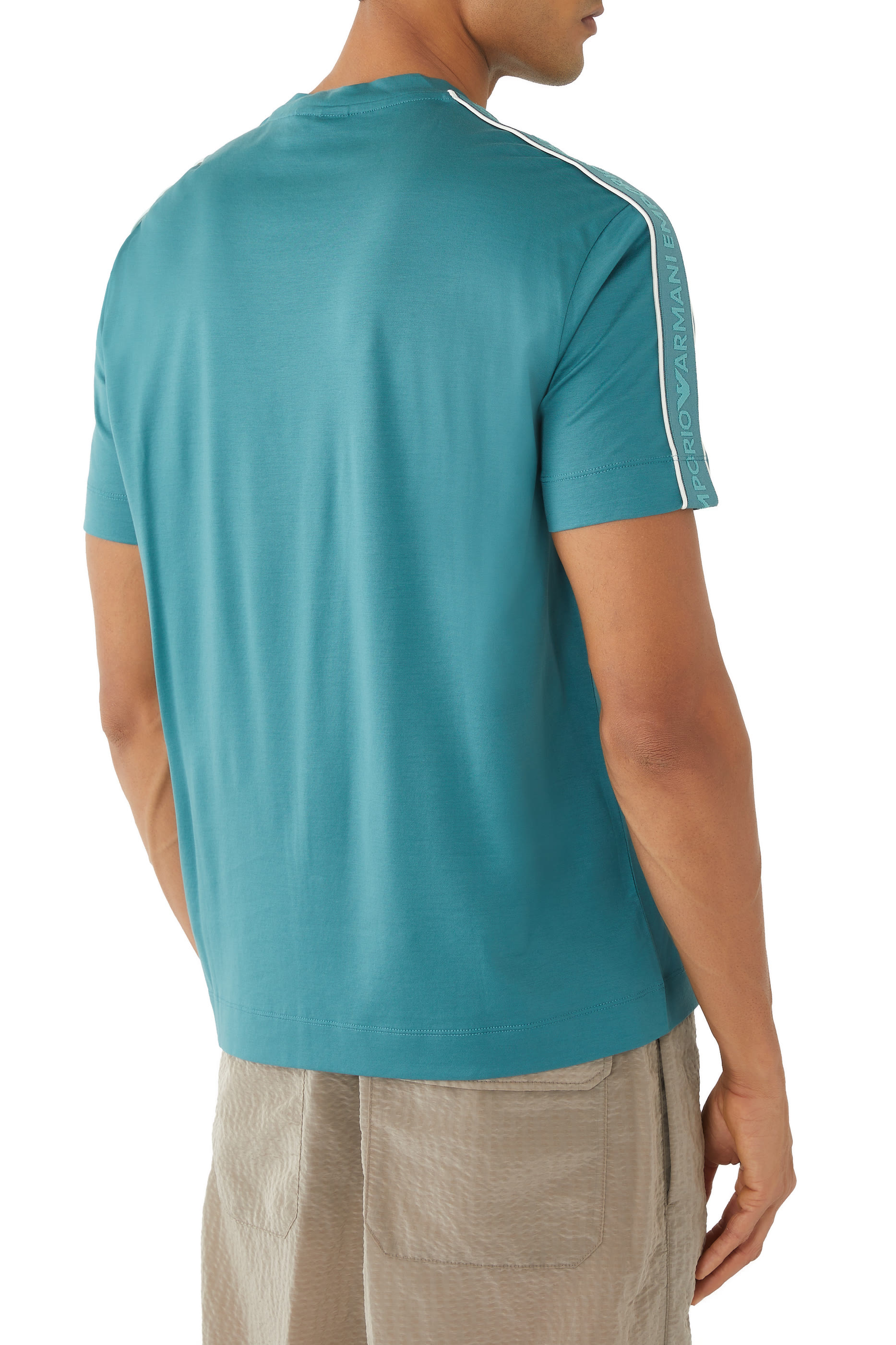 تيشيرت بشريط بشعار الماركة