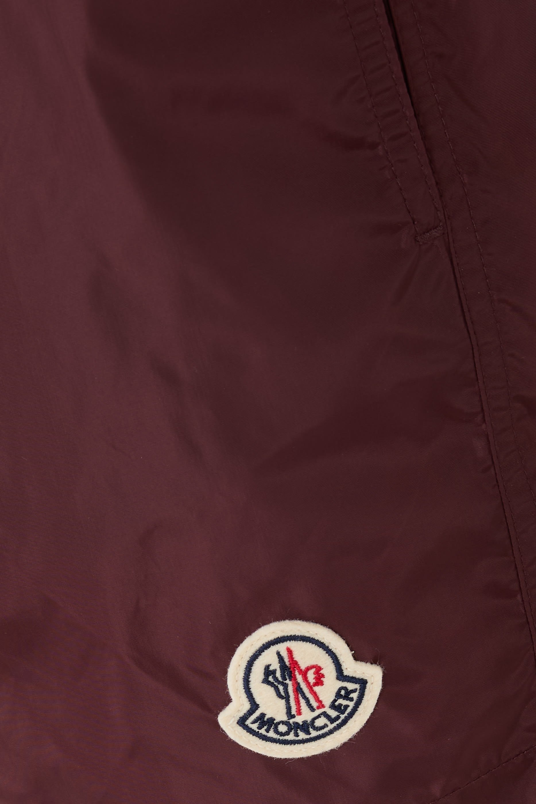 شورت سباحة برقعة شعار الماركة