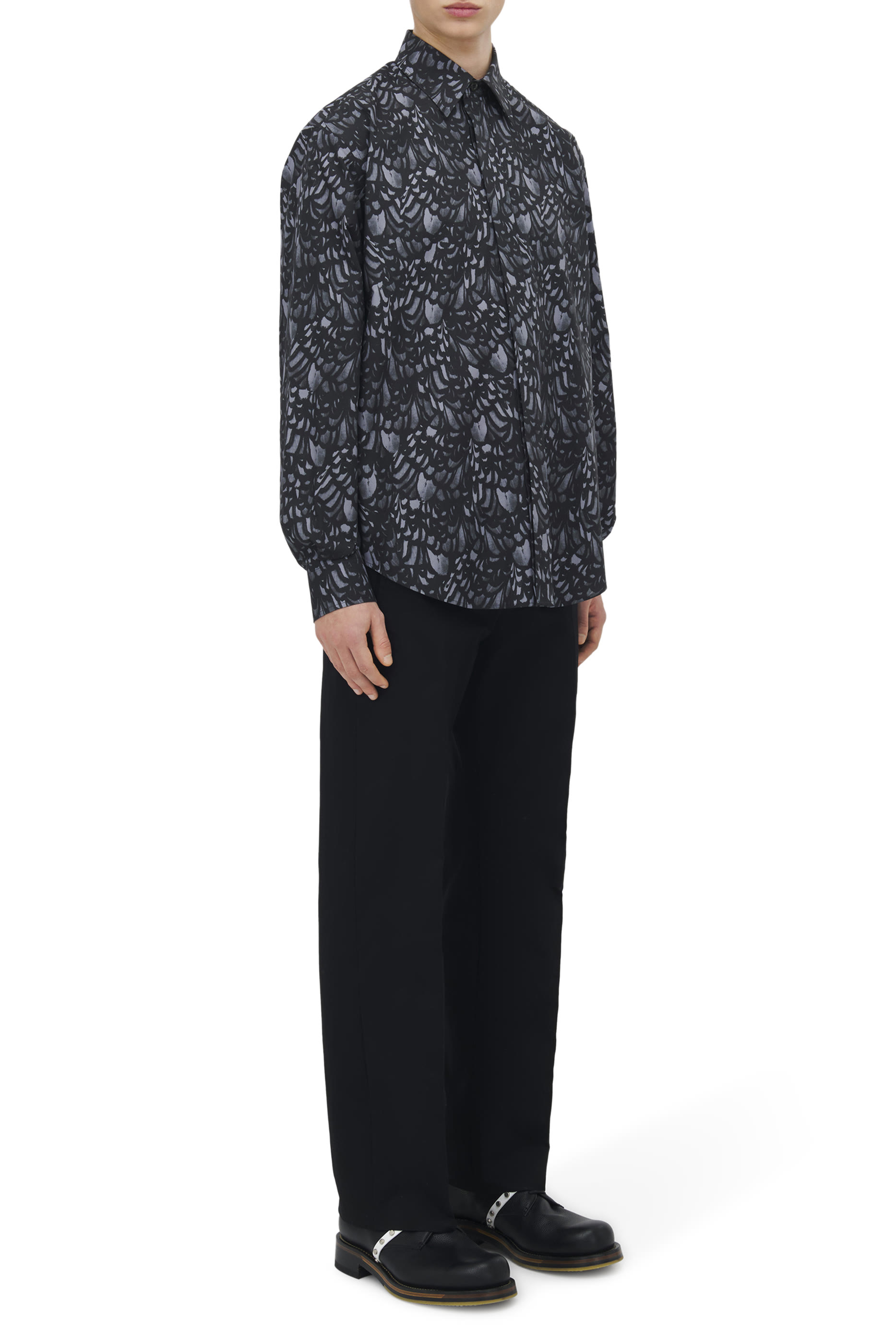 قميص بطبعات وقصة مريحة