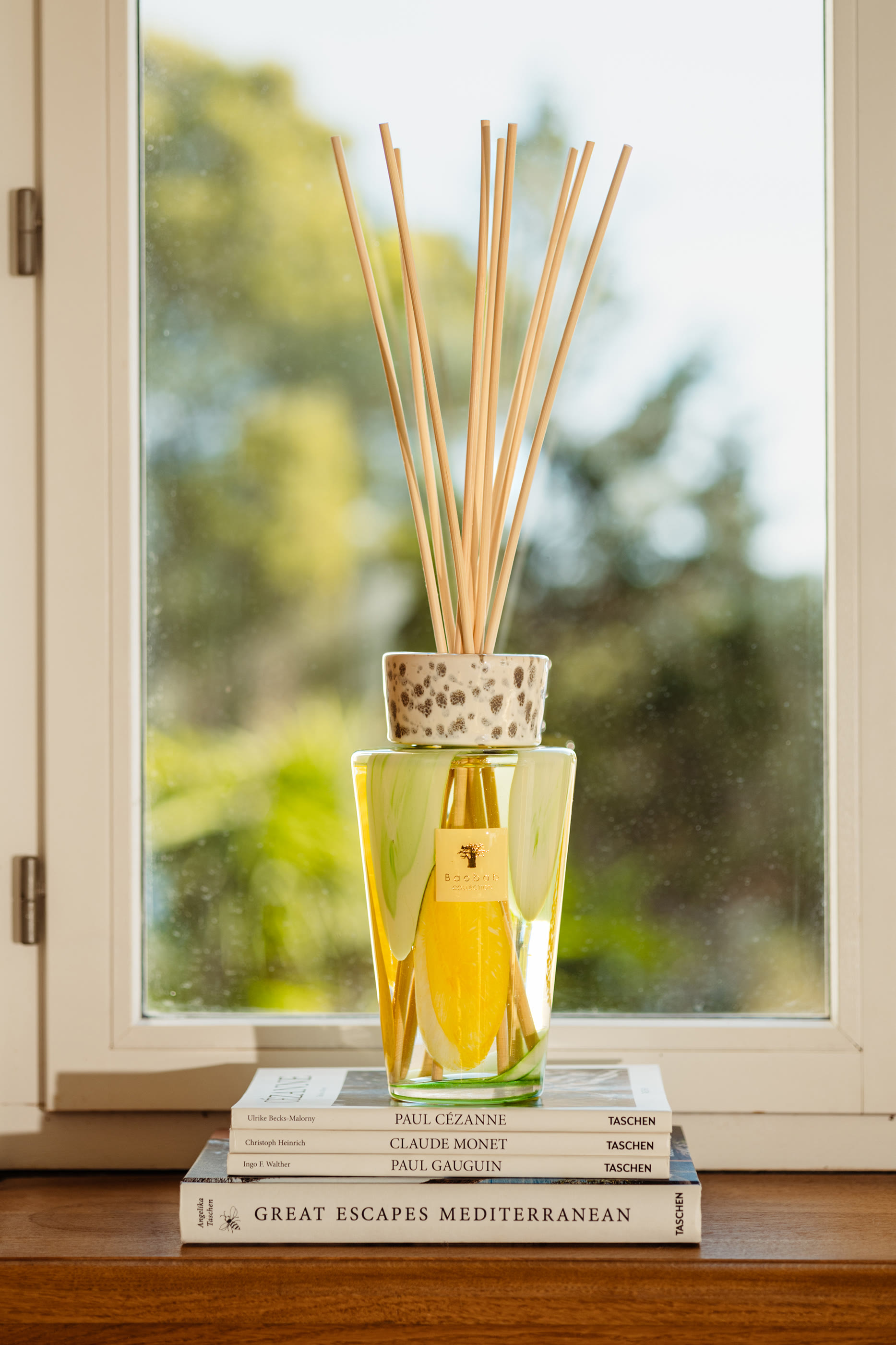 موزع عطر فاخر توتيم ريفييرا سانتو سوسبير ، حجم كبير