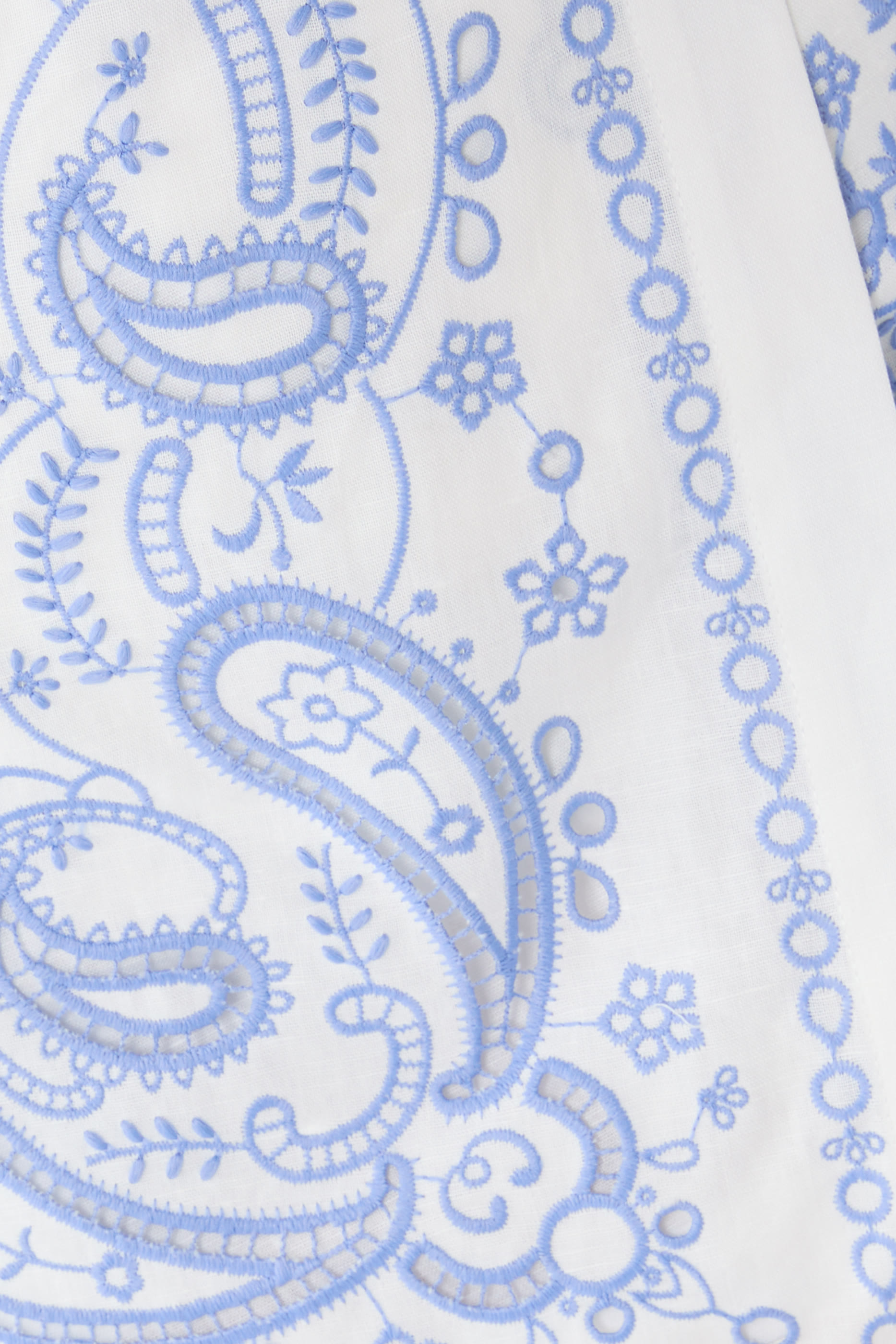 سكورت مطرز كتان