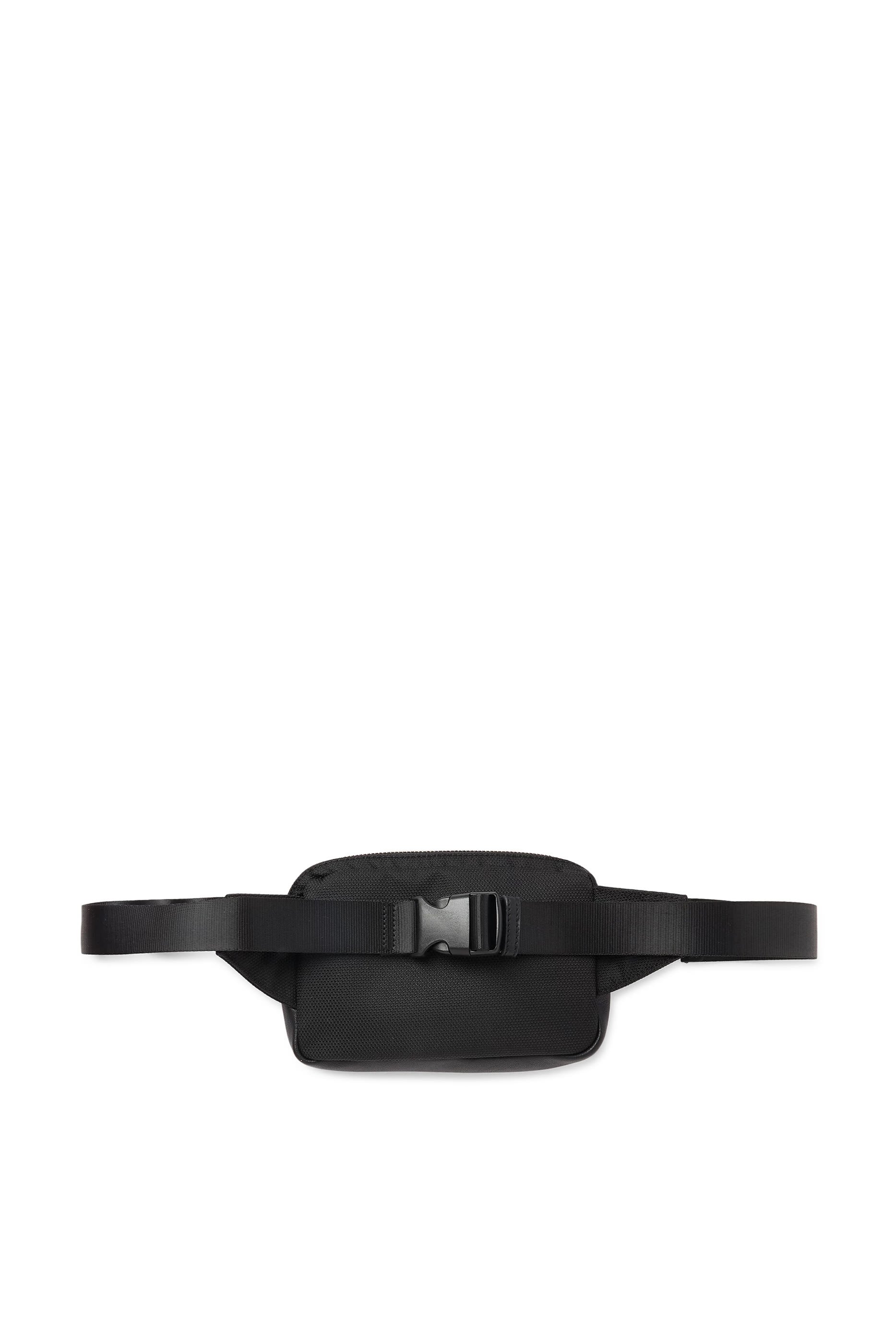 حقيبة خصر سنغافور 