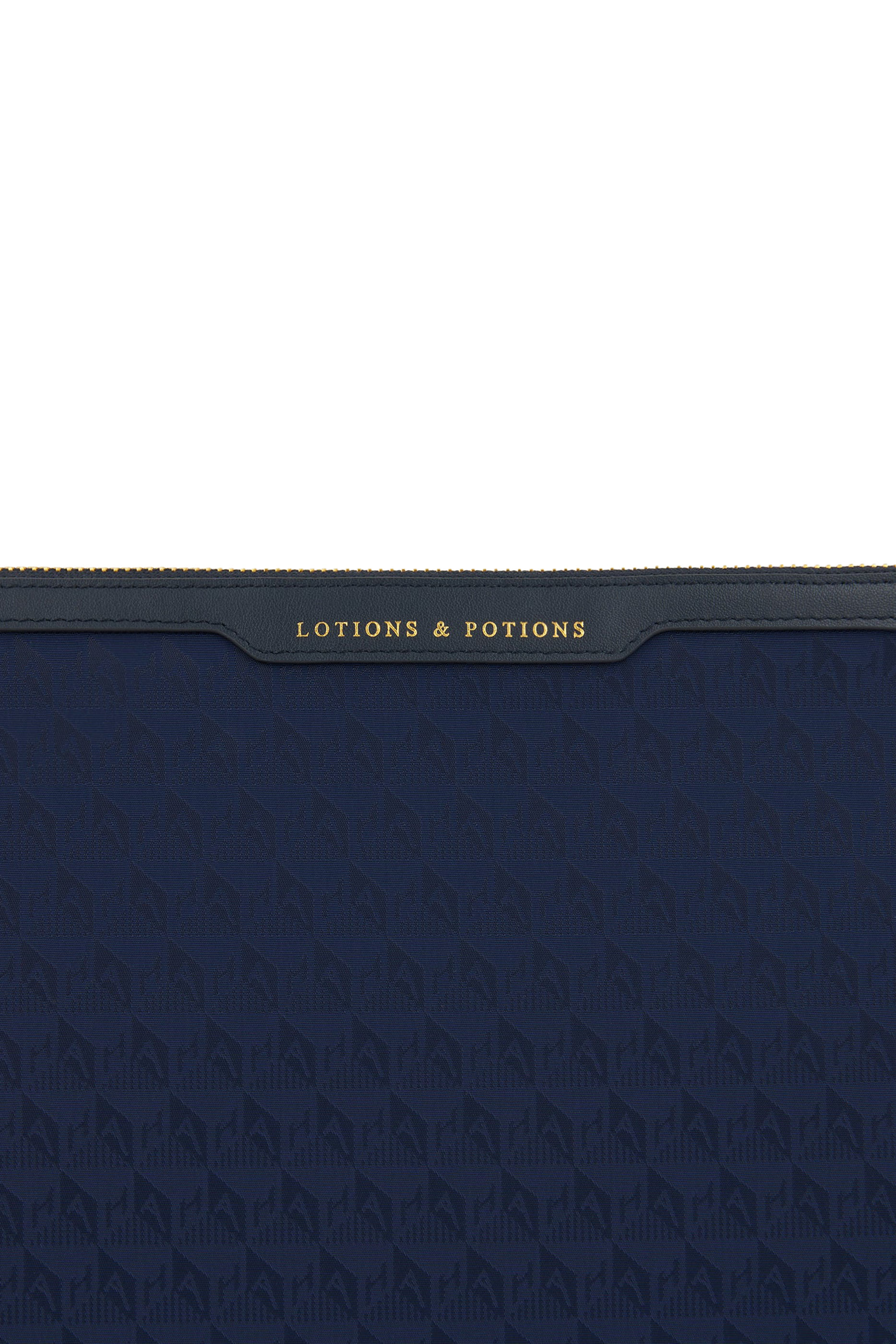 حقيبة صغيرة بشعار لوشنز اند بوشنز