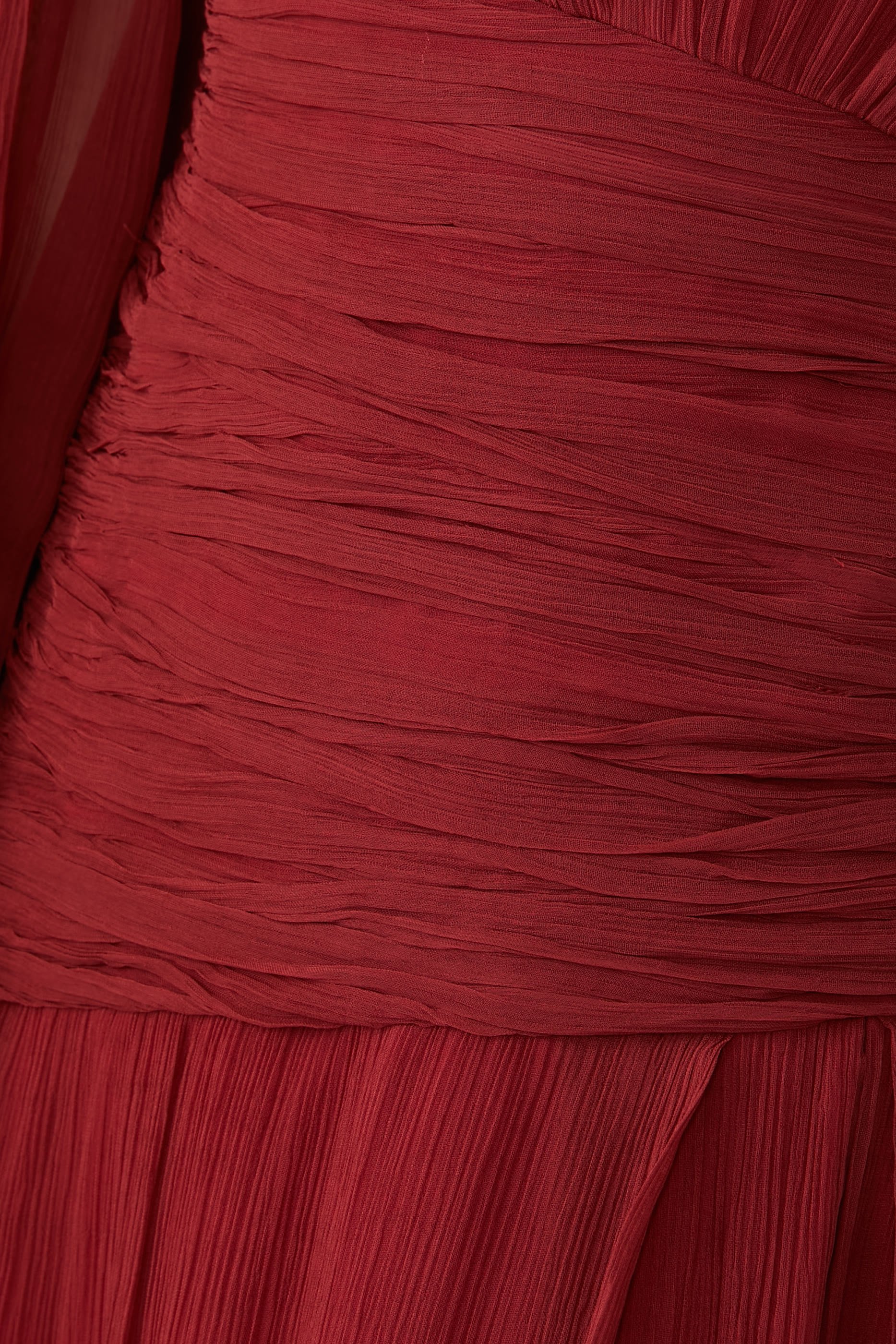 فستان كلود طويل بكتف واحدة وفتحة جانبية