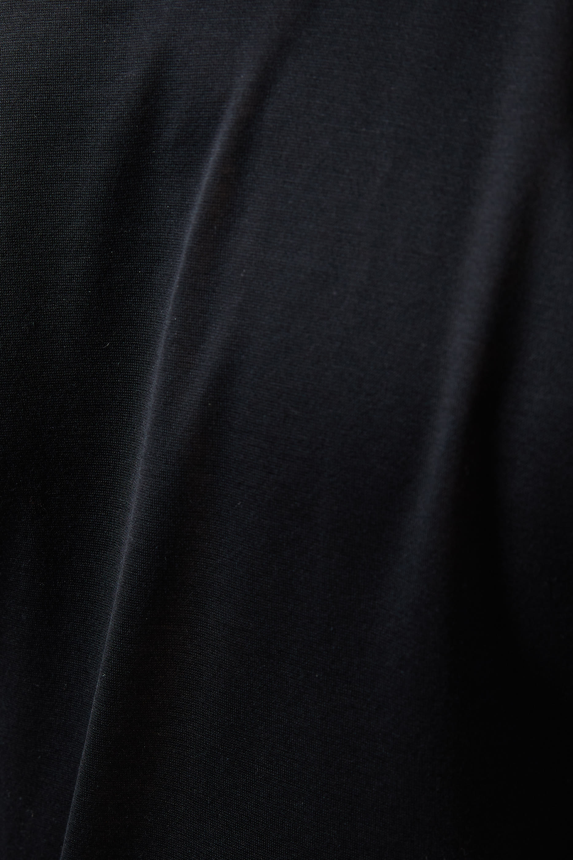 تي شيرت قطن بشعار الماركة