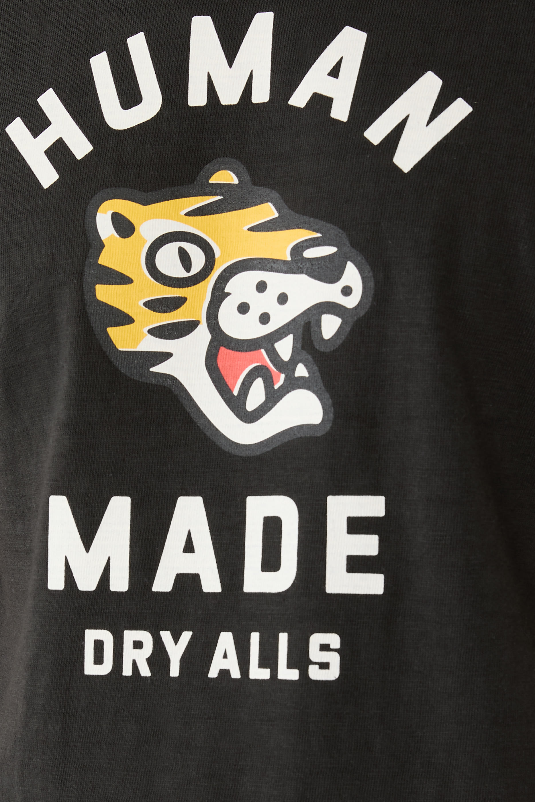 تيشيرت بنقشة غرافيكية