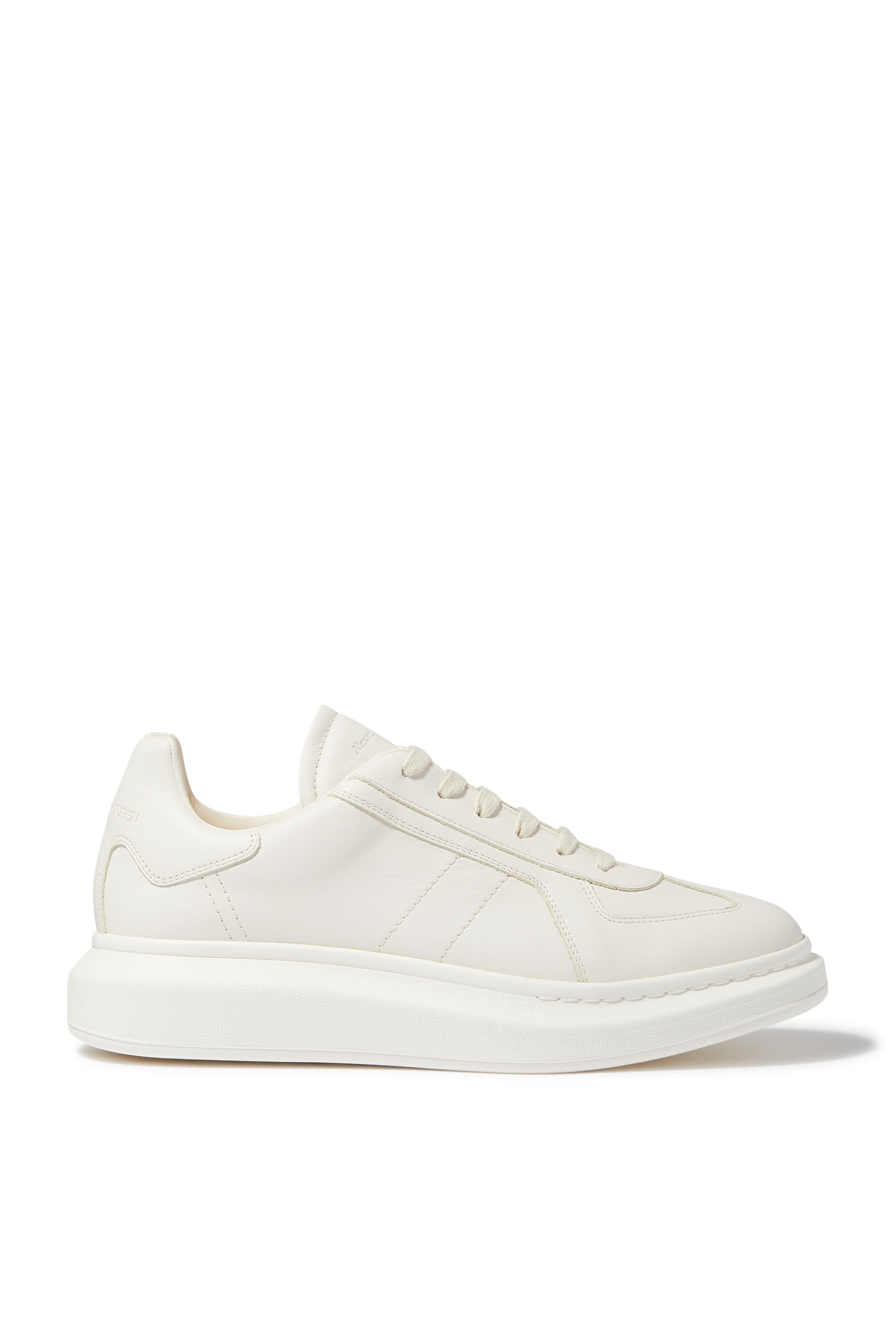 سنيكرز ريترو بنعل سميك