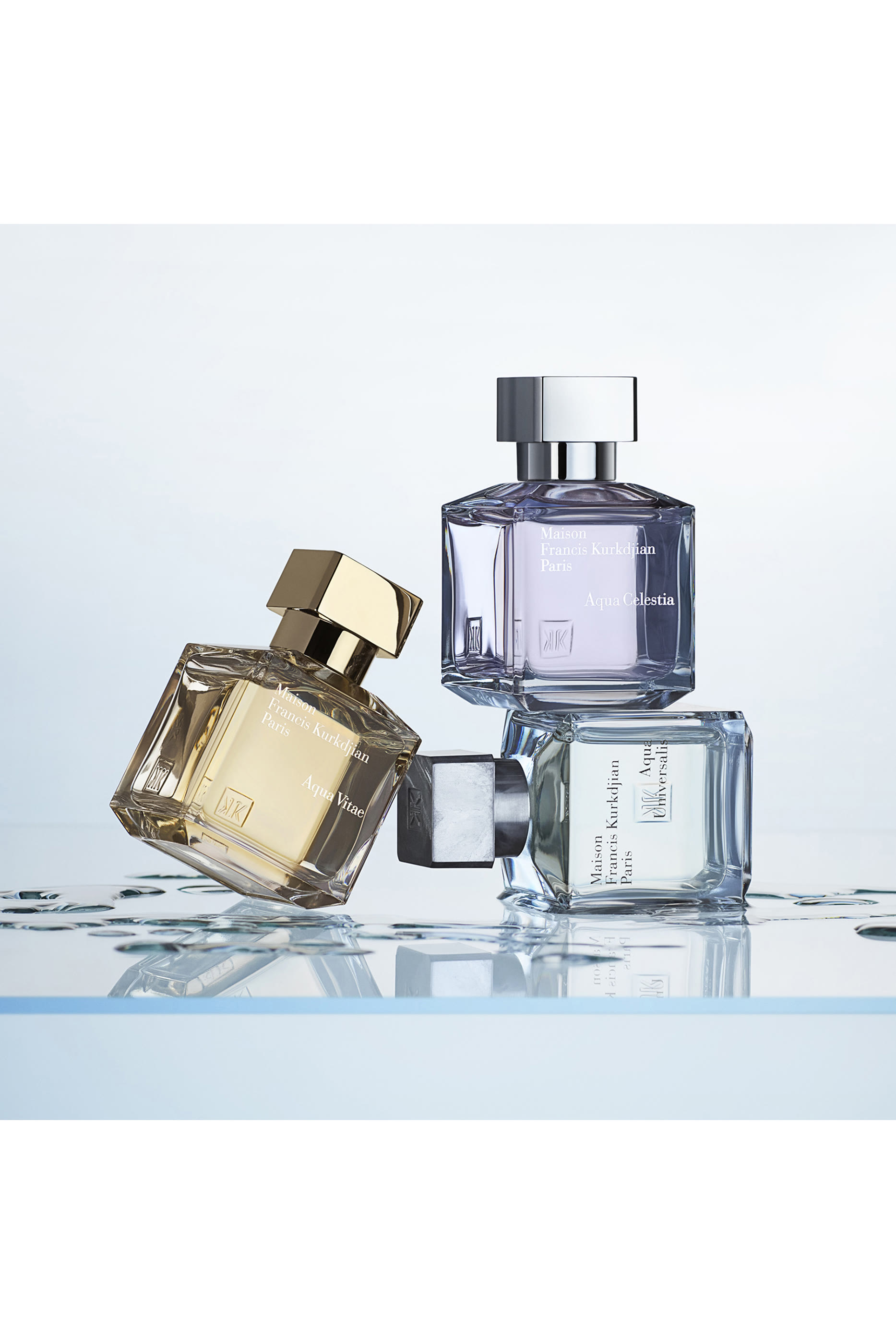 ماء تواليت أكوا يونيفرسالس