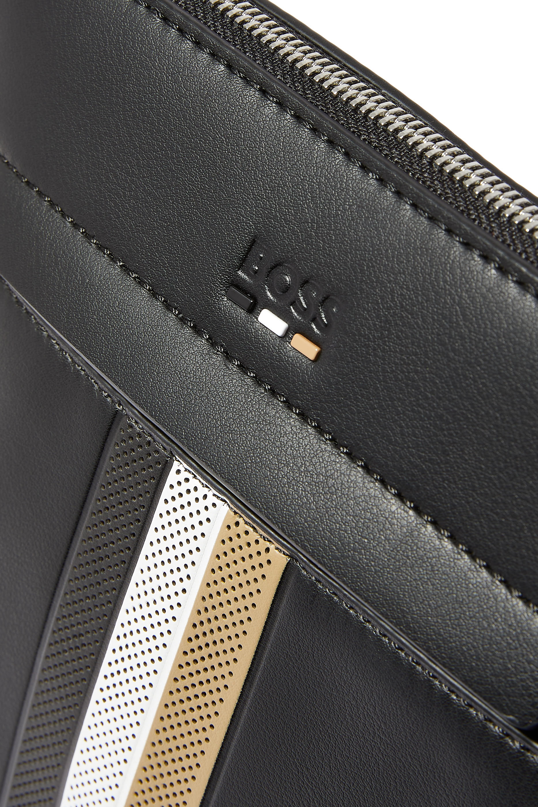 قيبة مخططة بتصميم ظرف نايلون معاد تدويره