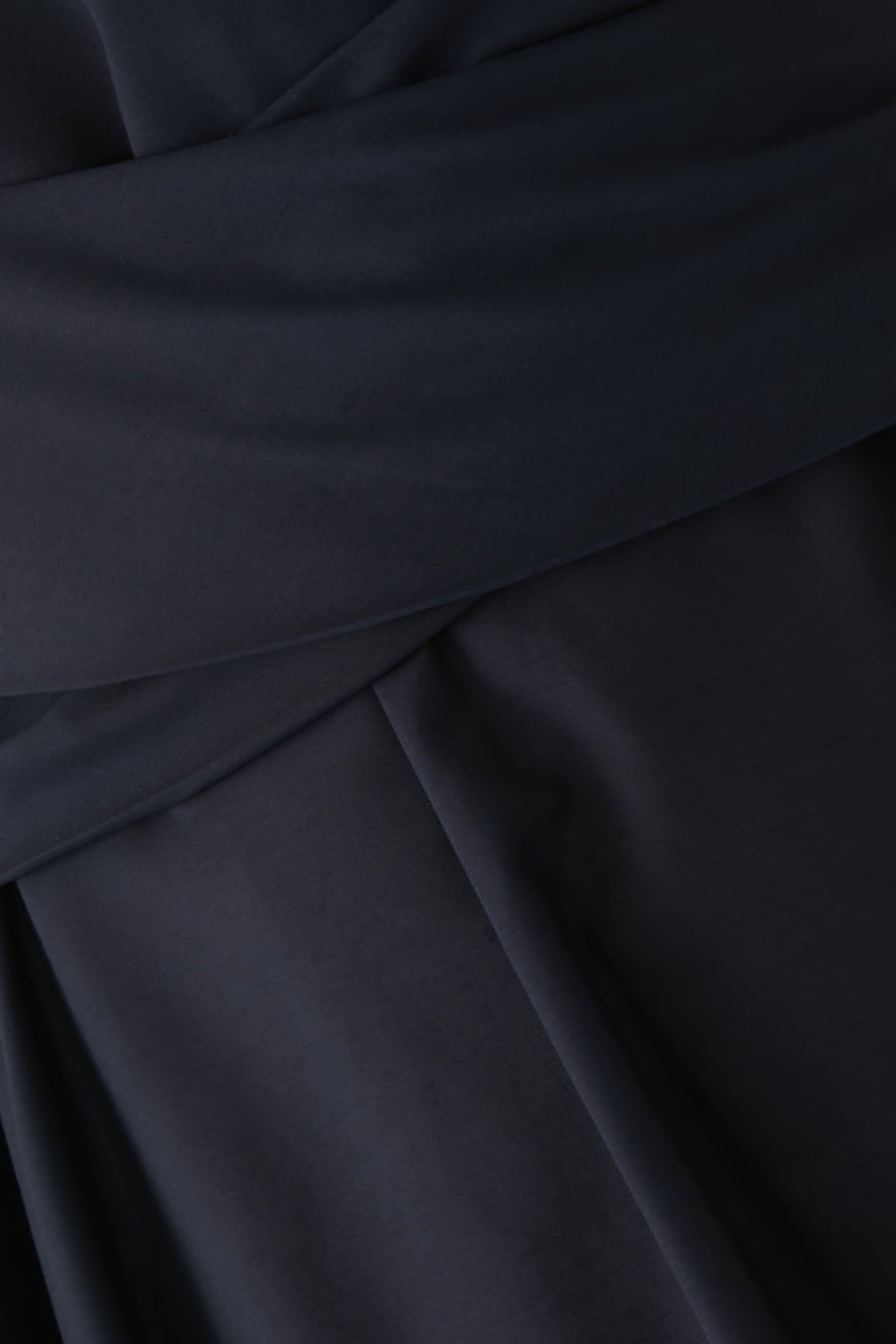 فستان متوسط الطول بخصر بتصميم ملفوف