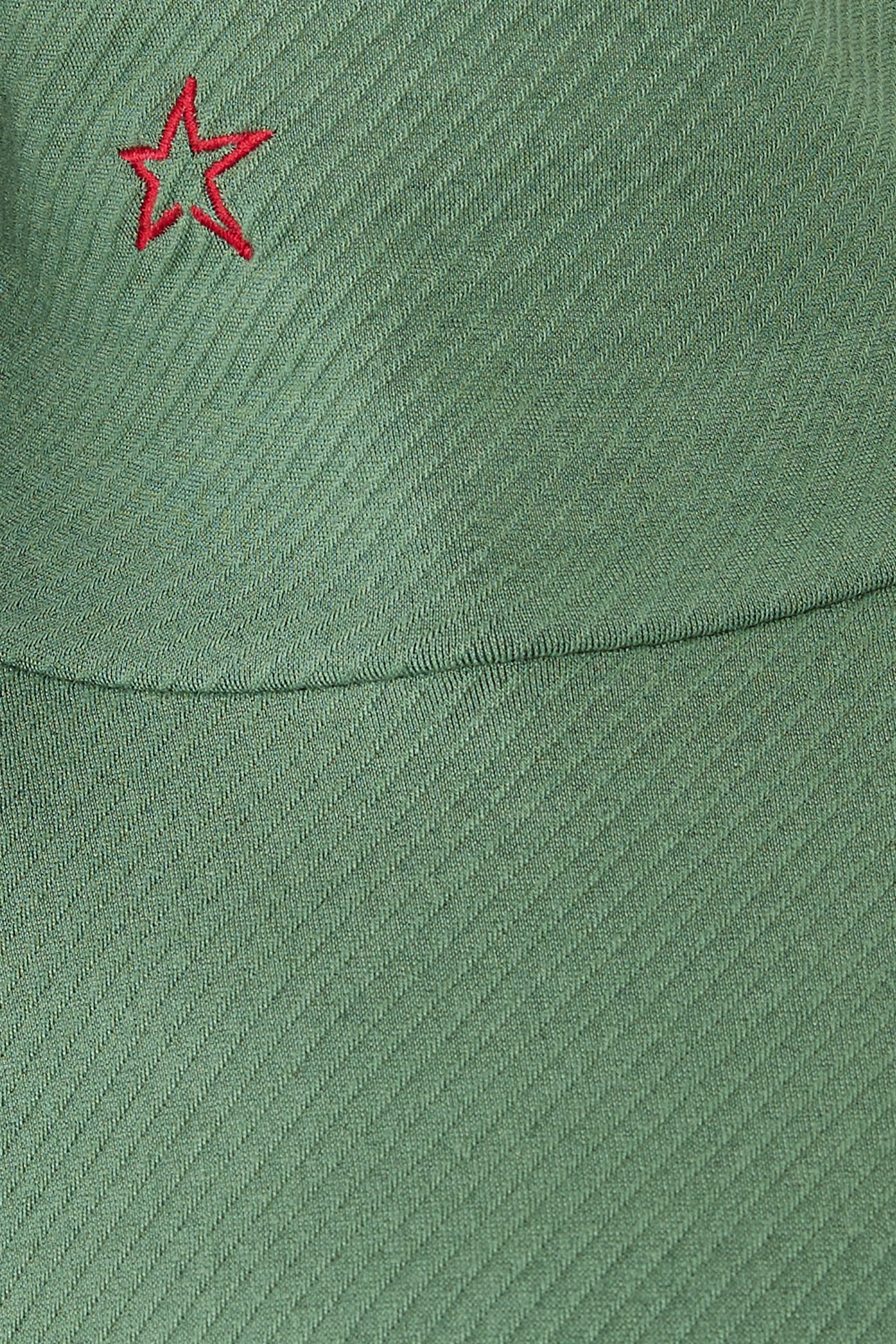 بلوزة حرارية بلا حياكة