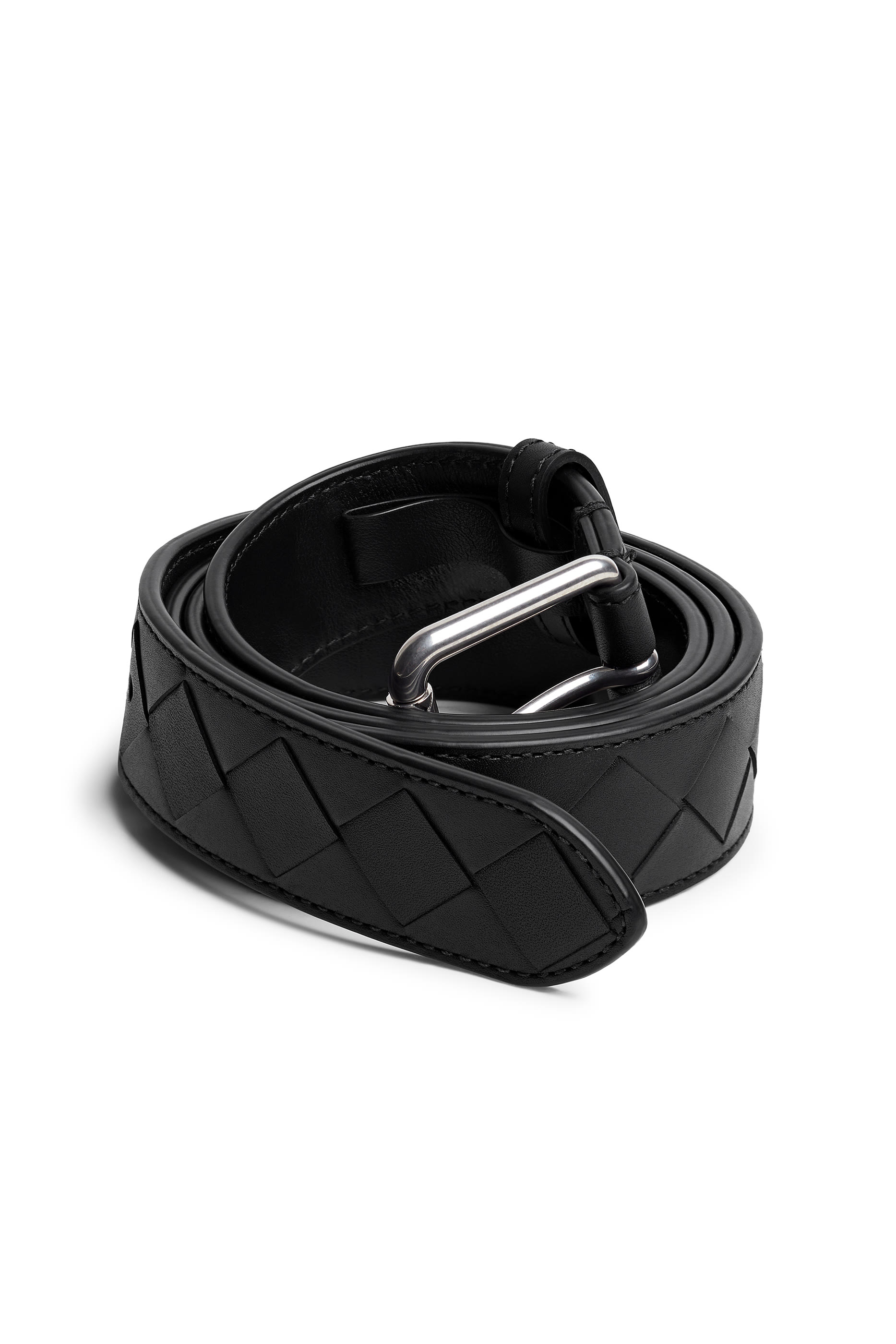 حزام بتصميم مجدول