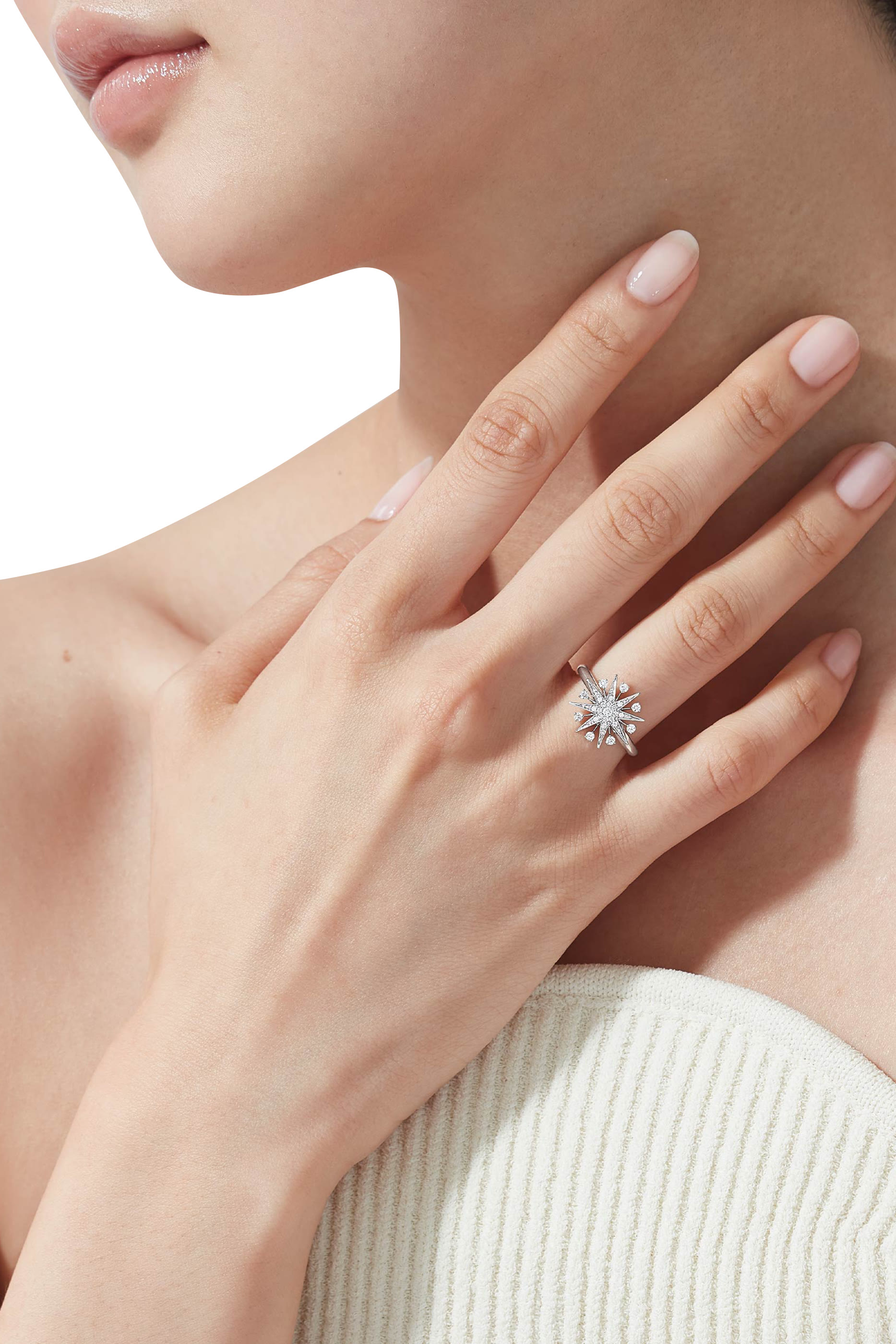 خاتم ستارلايت صغير مرصع بالماس ذهب أبيض عيار 18