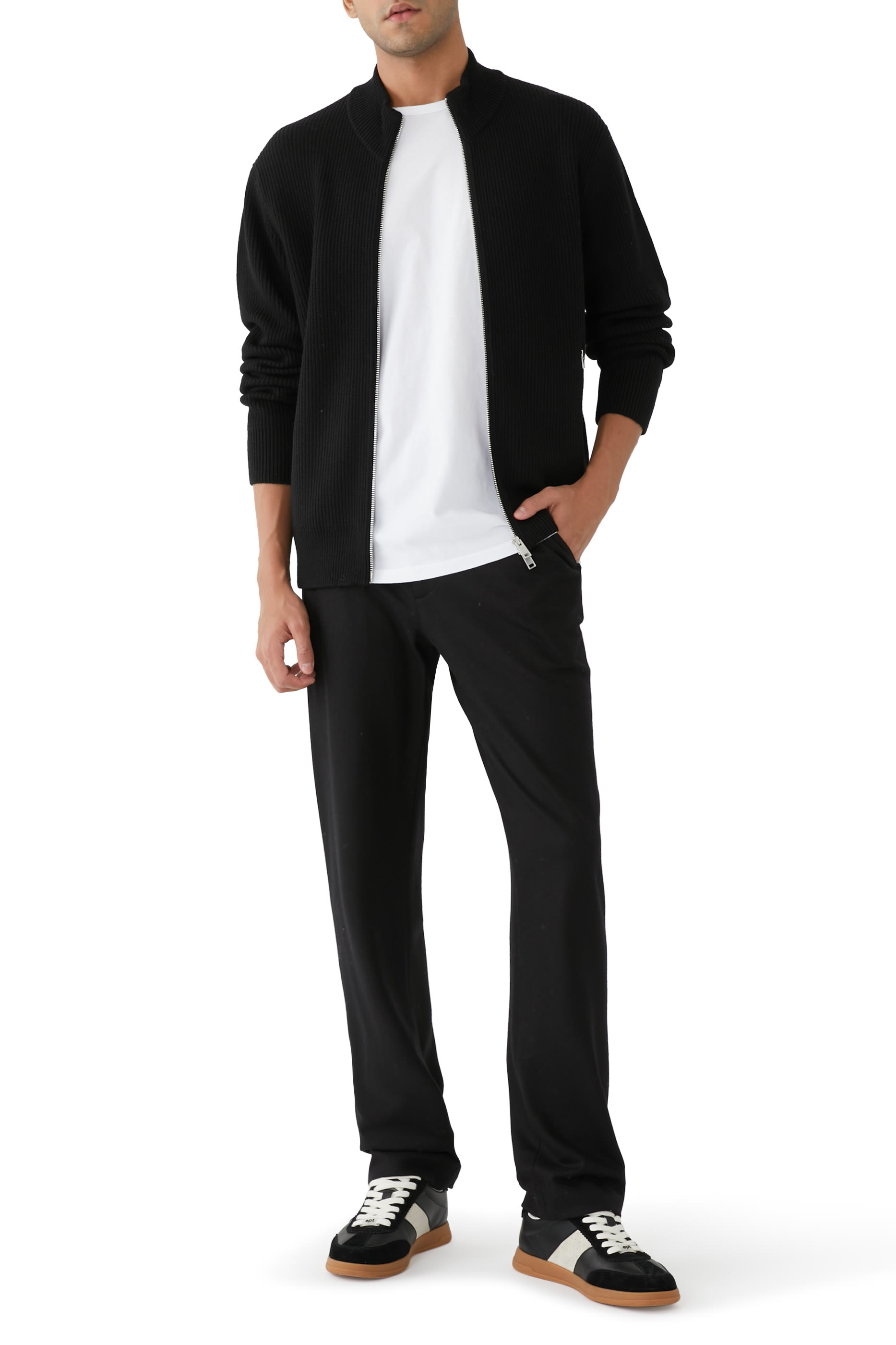 تيشيرت مصبوغ بأكمام قصيرة وياقة ضيقة