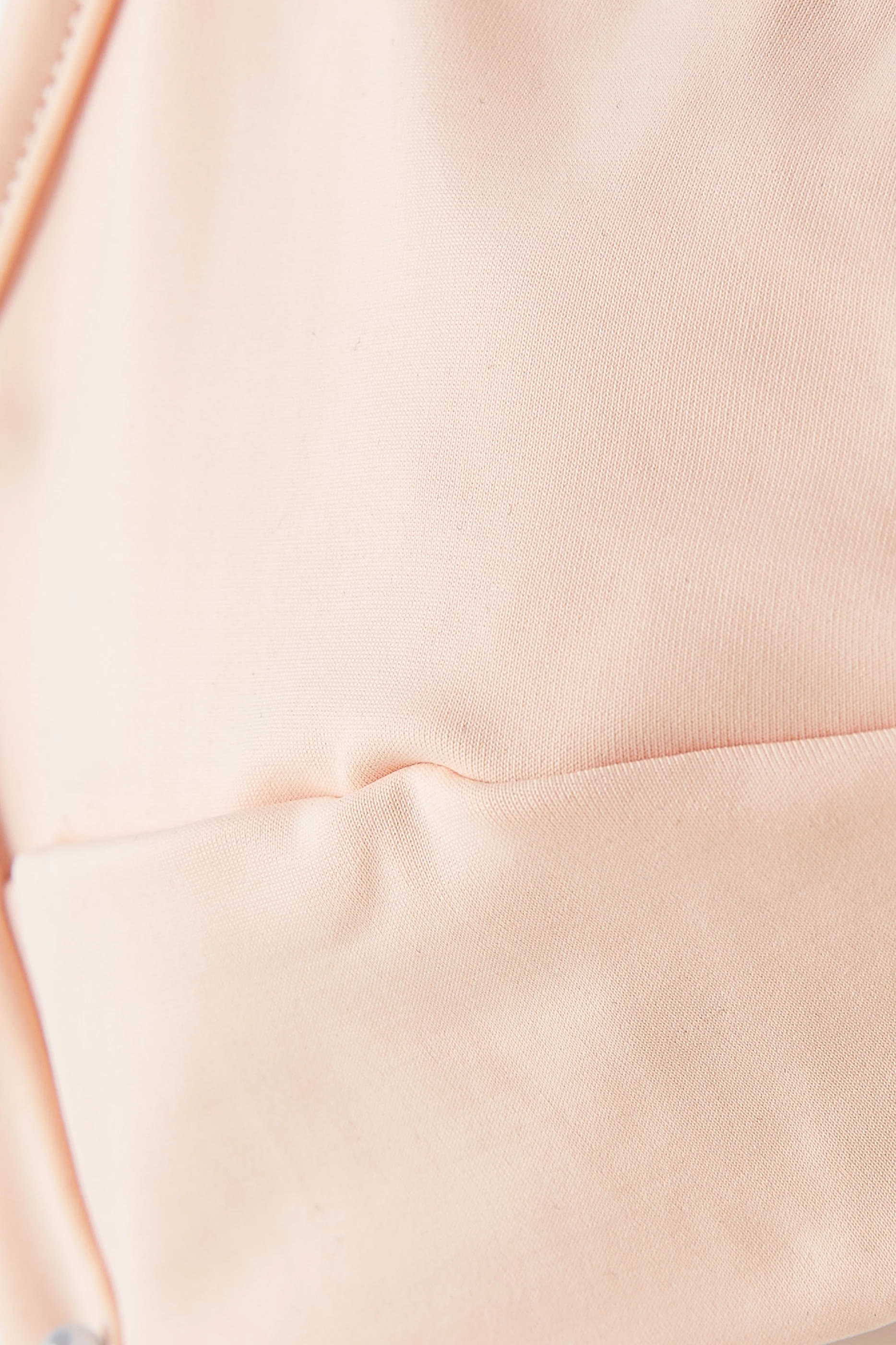 قطعة بيكيني علوية بيثانيا