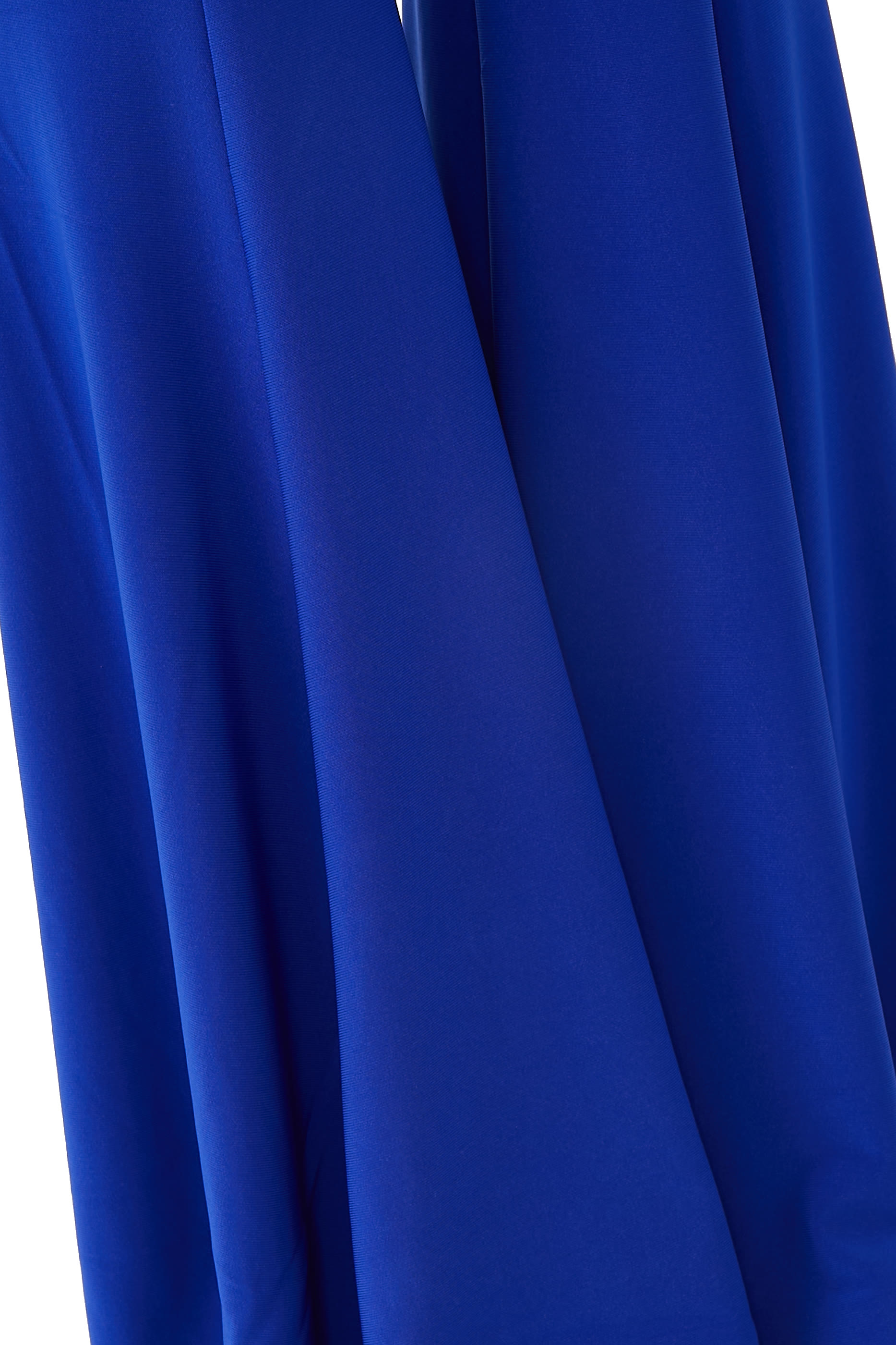 جمبسوت بحافة ذيل السمكة وياقة عالية