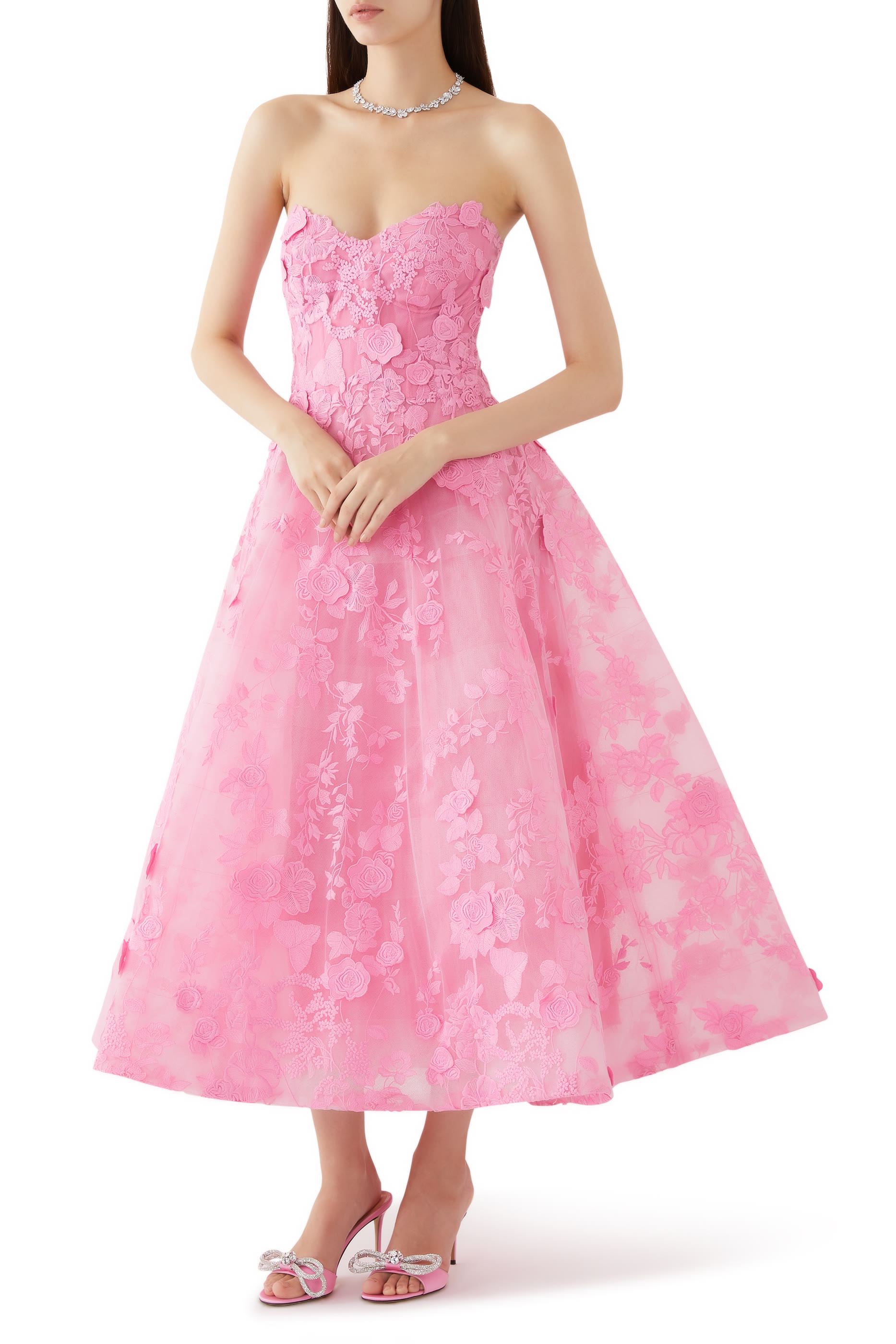 فستان بطول الشاي بدون حمالات