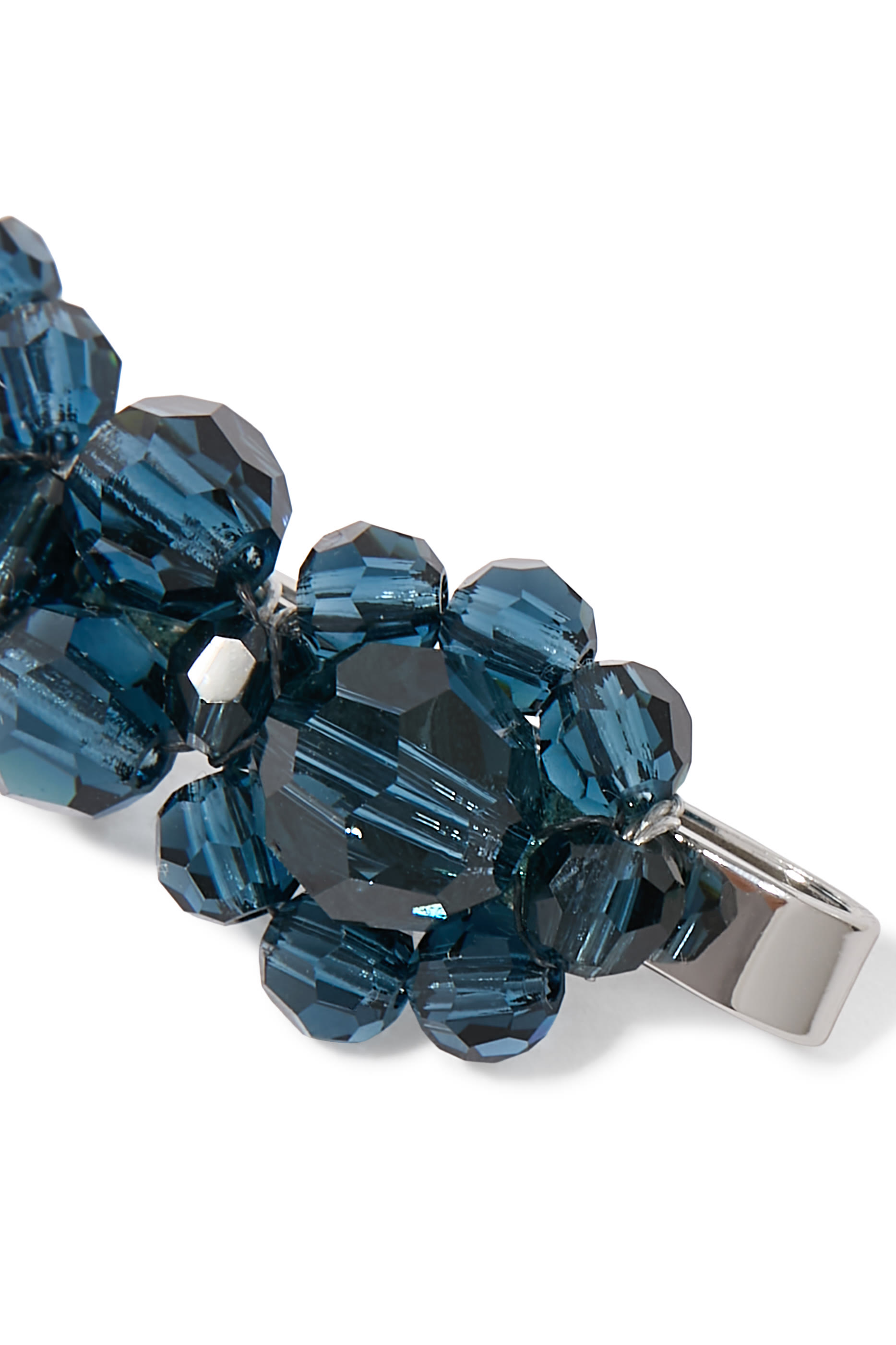 مشبك شعر مزين بزهور صغيرة