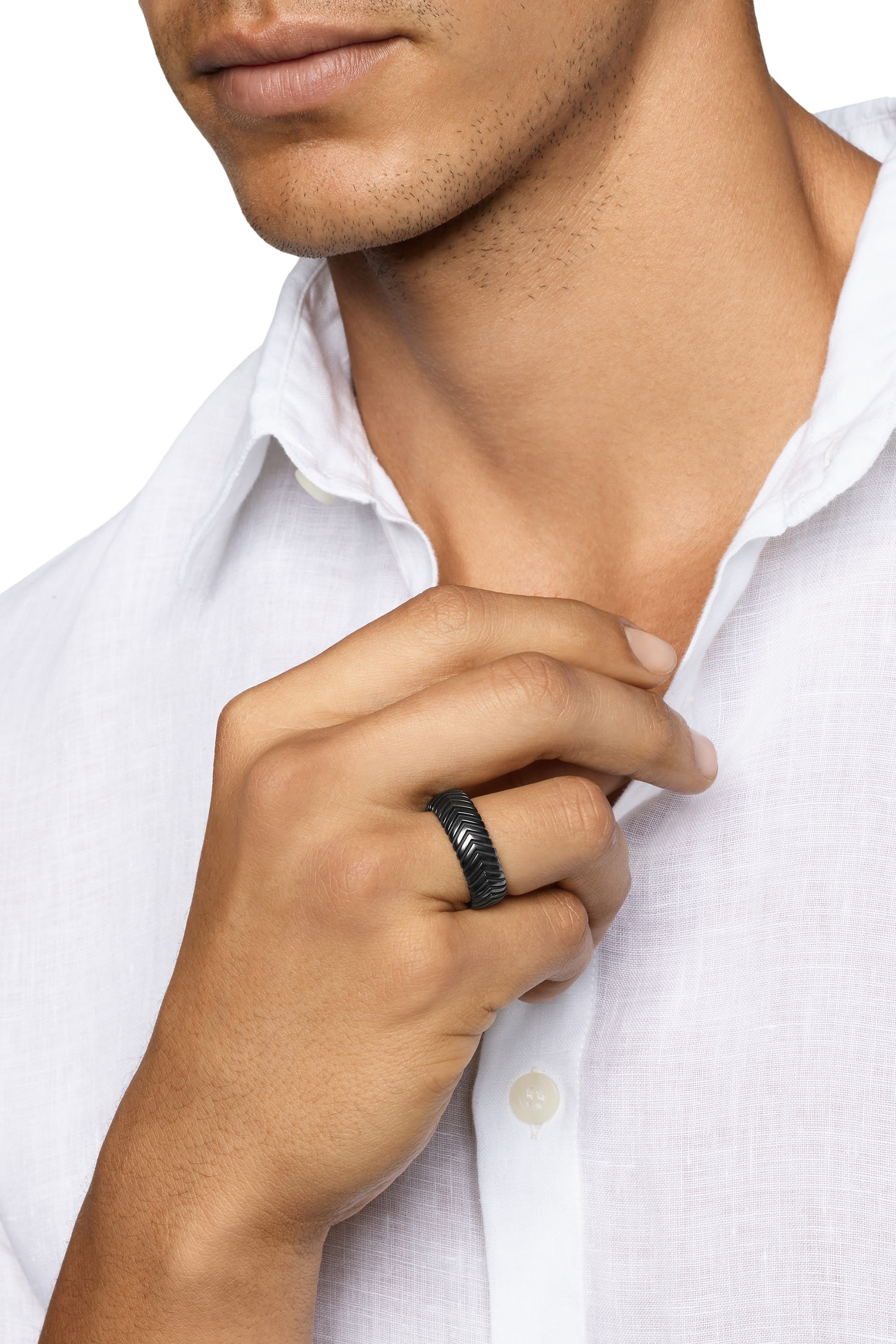 خاتم بتصميم شيفرون، تيتانيوم