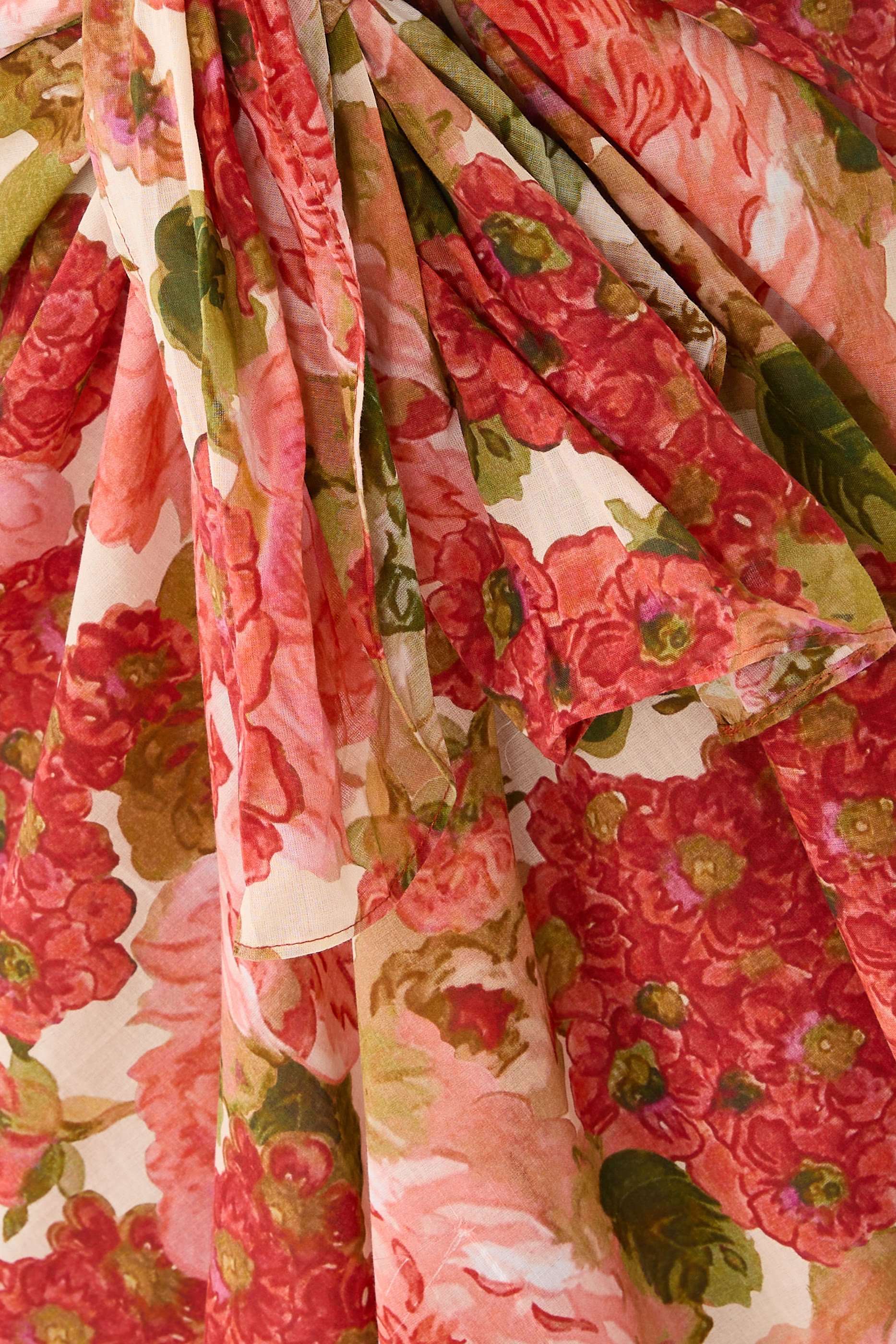 سارونج بنقشة زهور الداليا