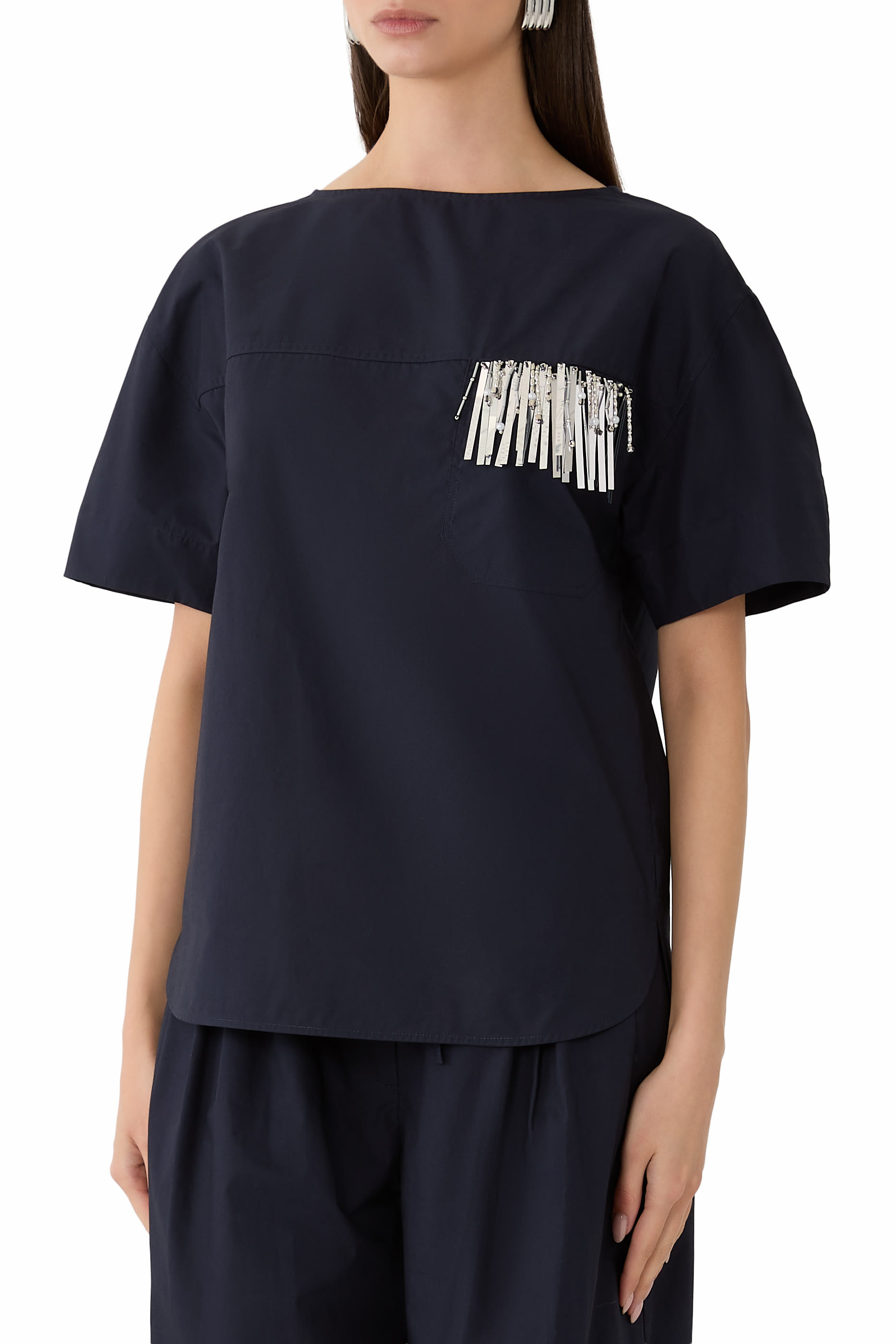 بلوزة بتطريز