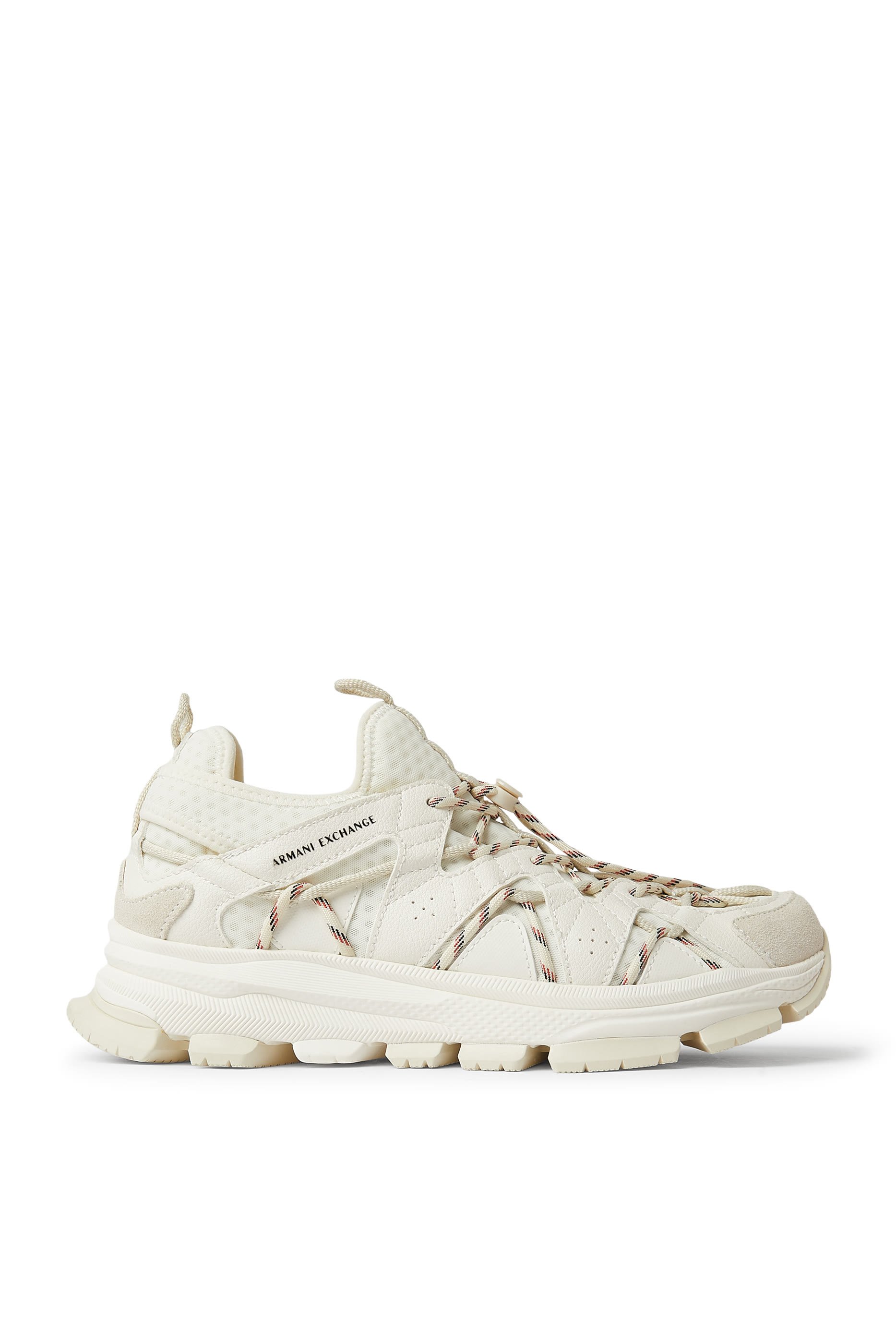 سنيكرز بشعار الماركة قماش معالج