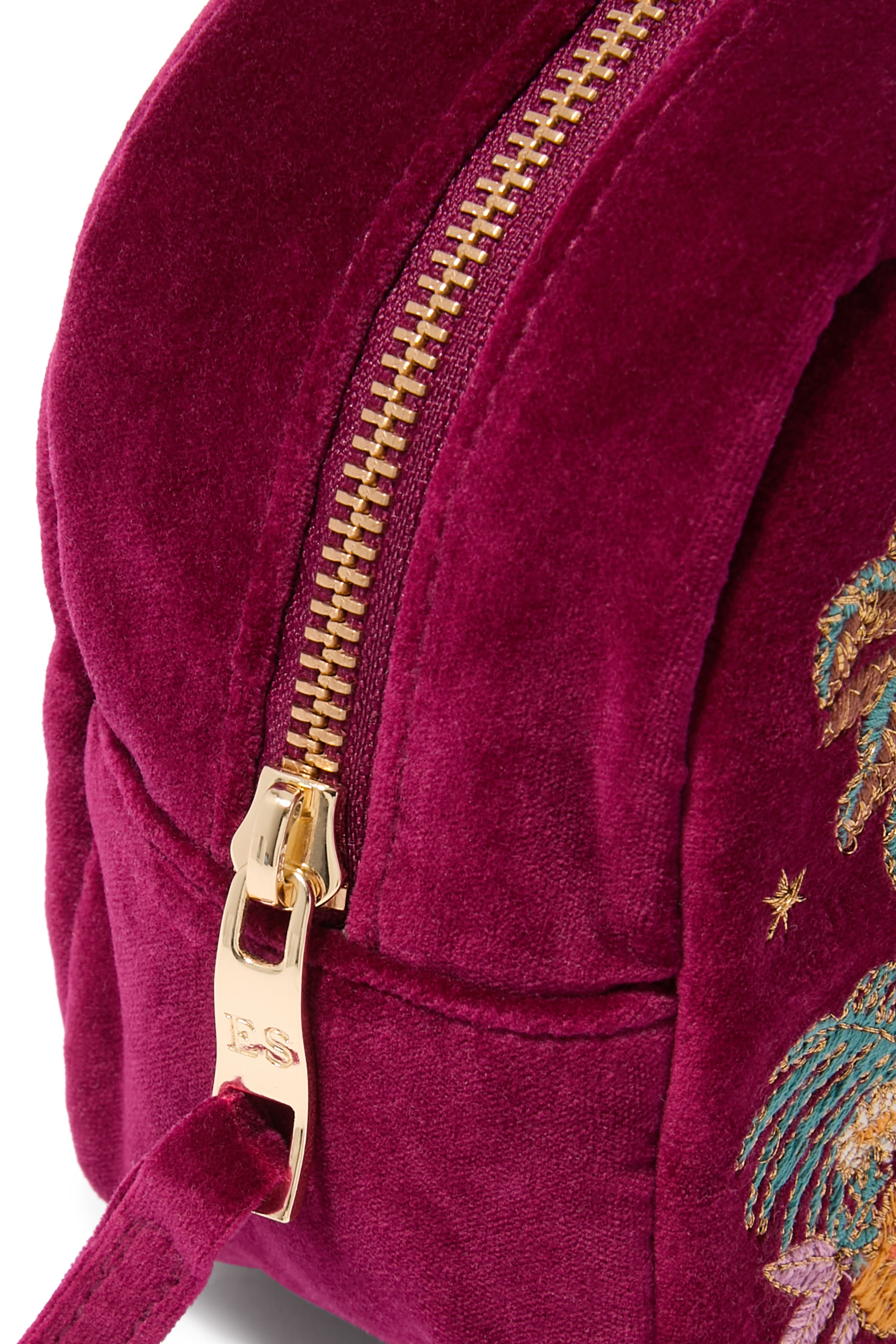 حقيبة مكياج اينشانتد بتطريز فيلة