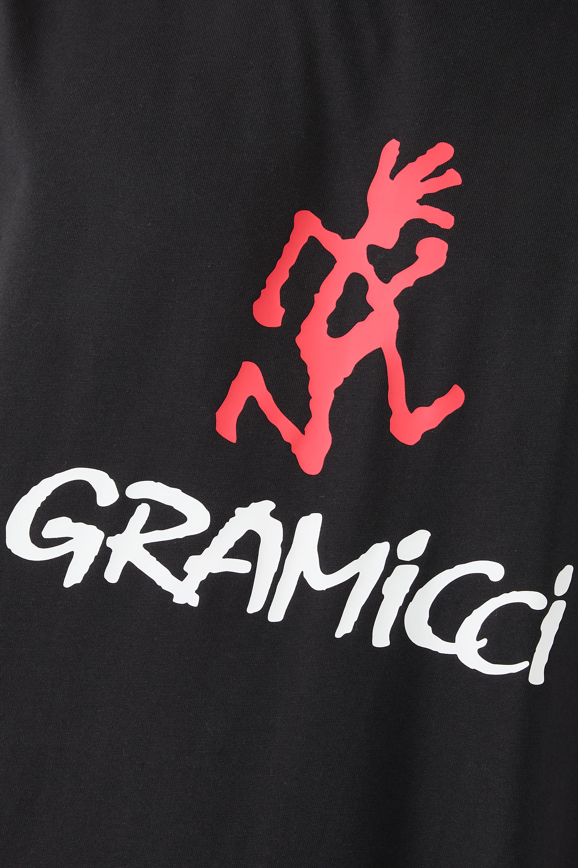 تيشيرت بشعار الماركة