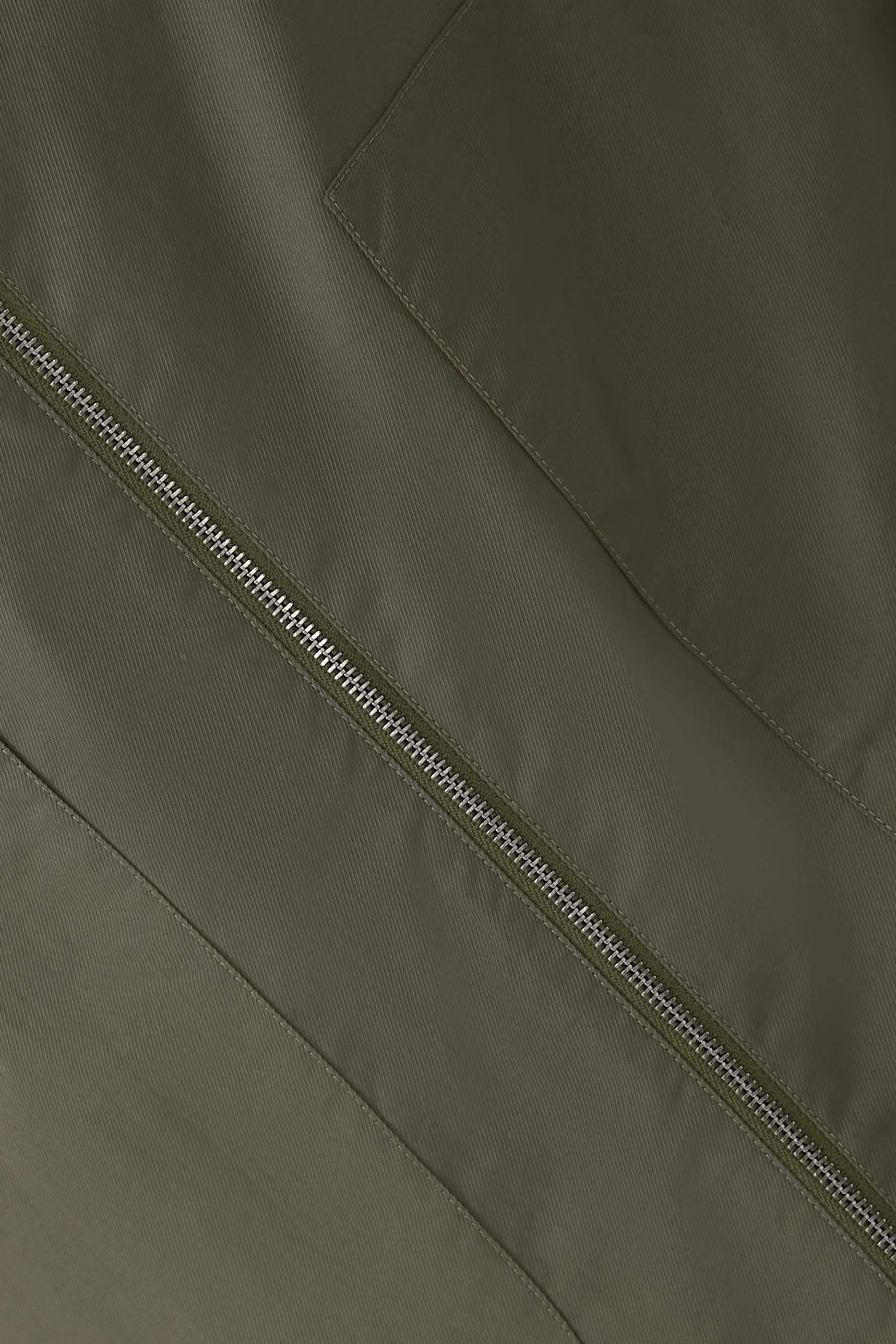 جاكيت سيروكو مقاوم للرياح