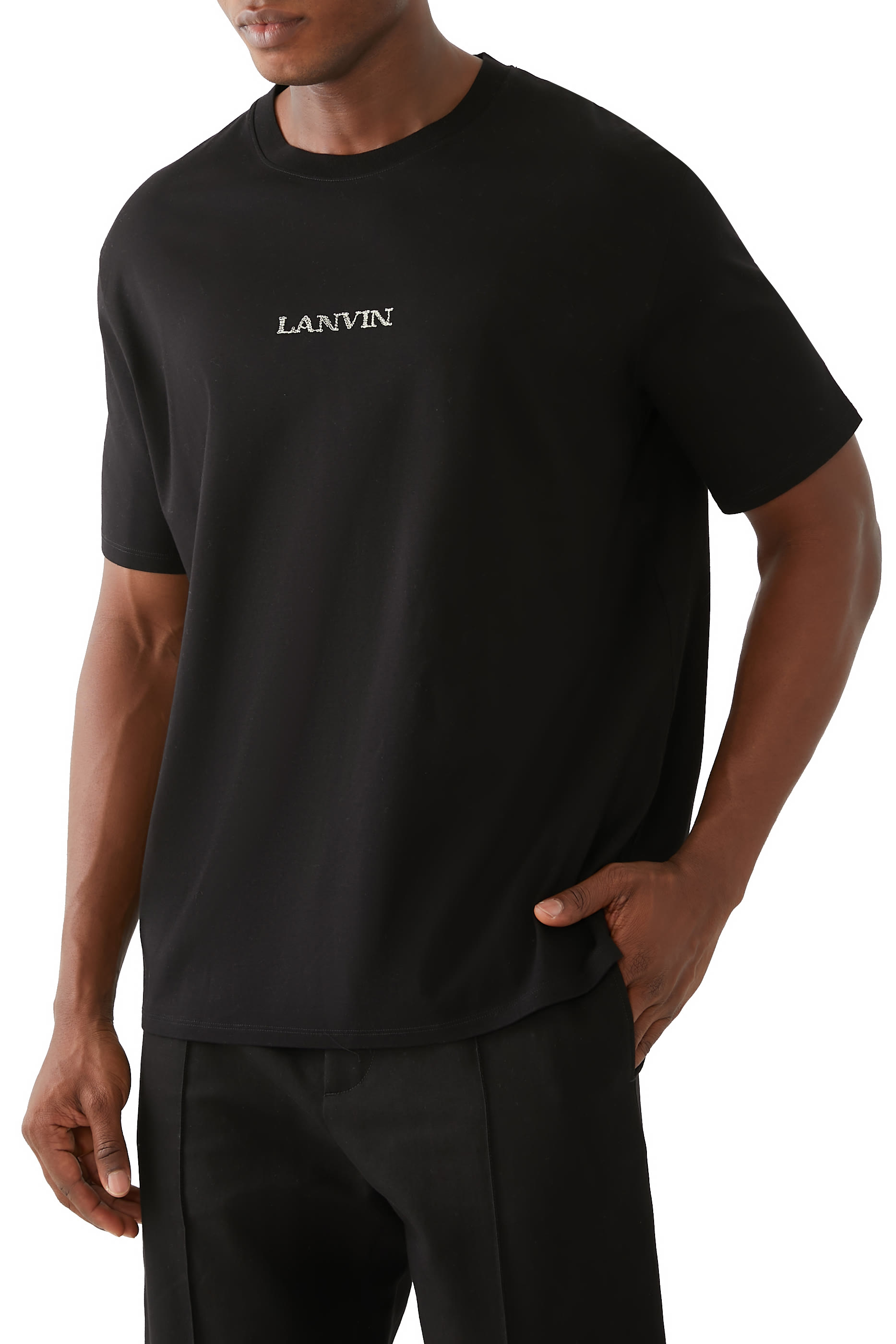 تيشيرت مطرز بشعار الماركة