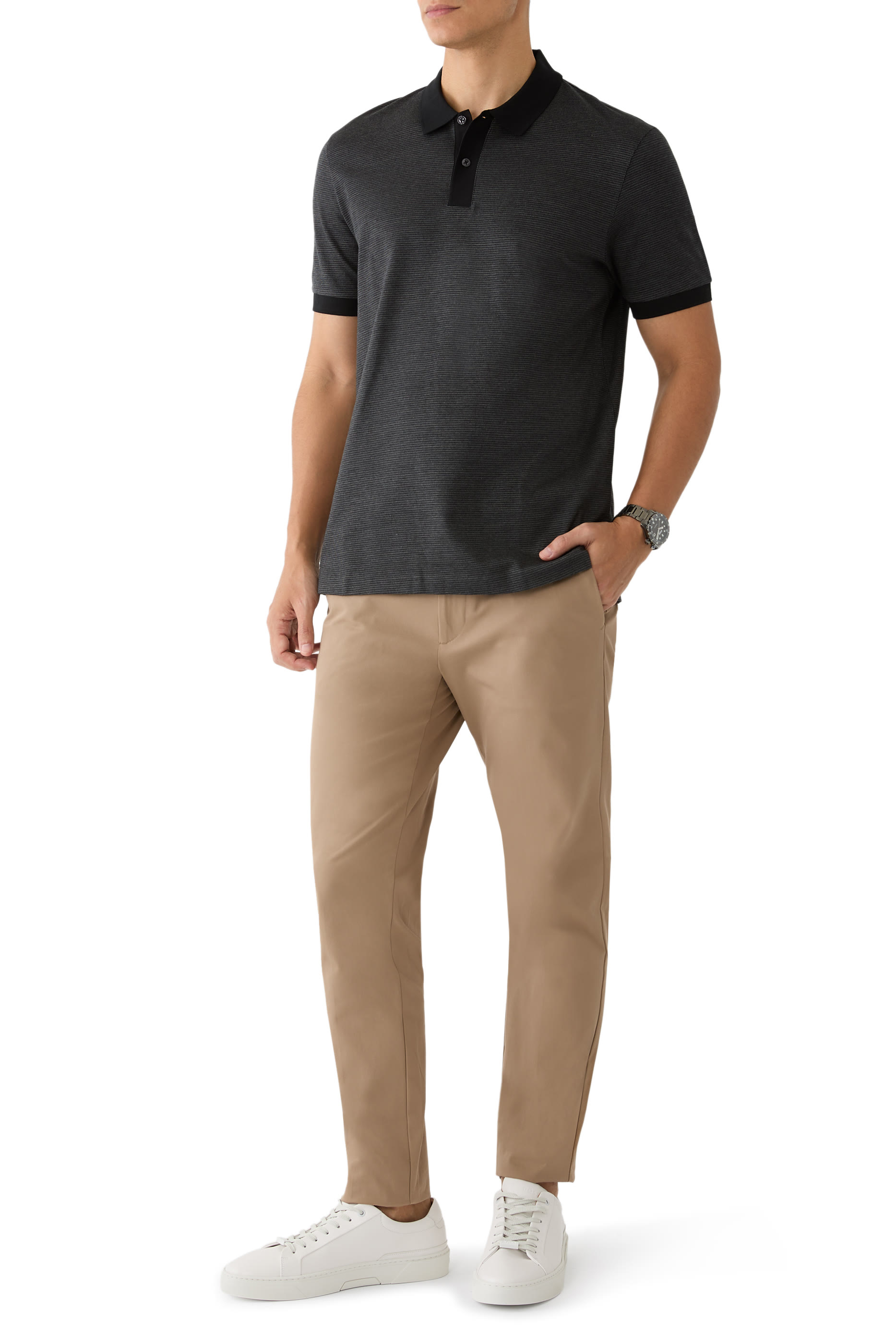 قميص بولو بأكمام قصيرة