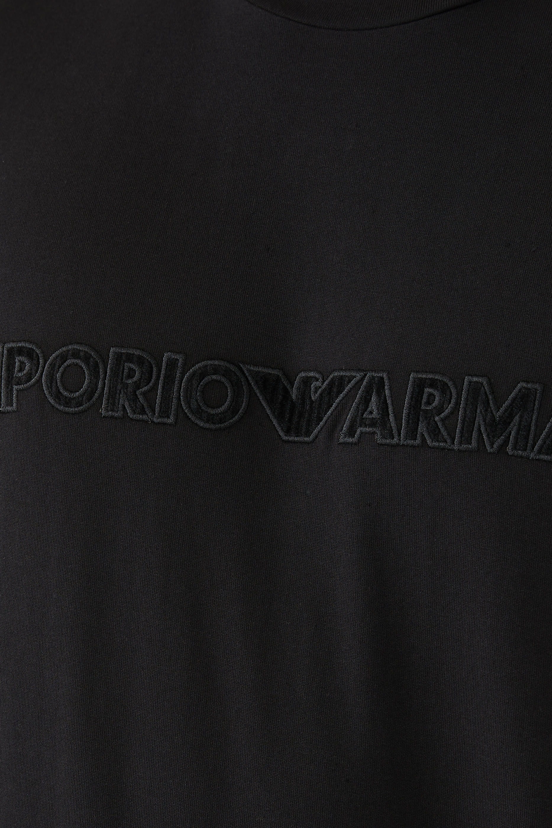 تيشيرت بطبعات شعار الماركة