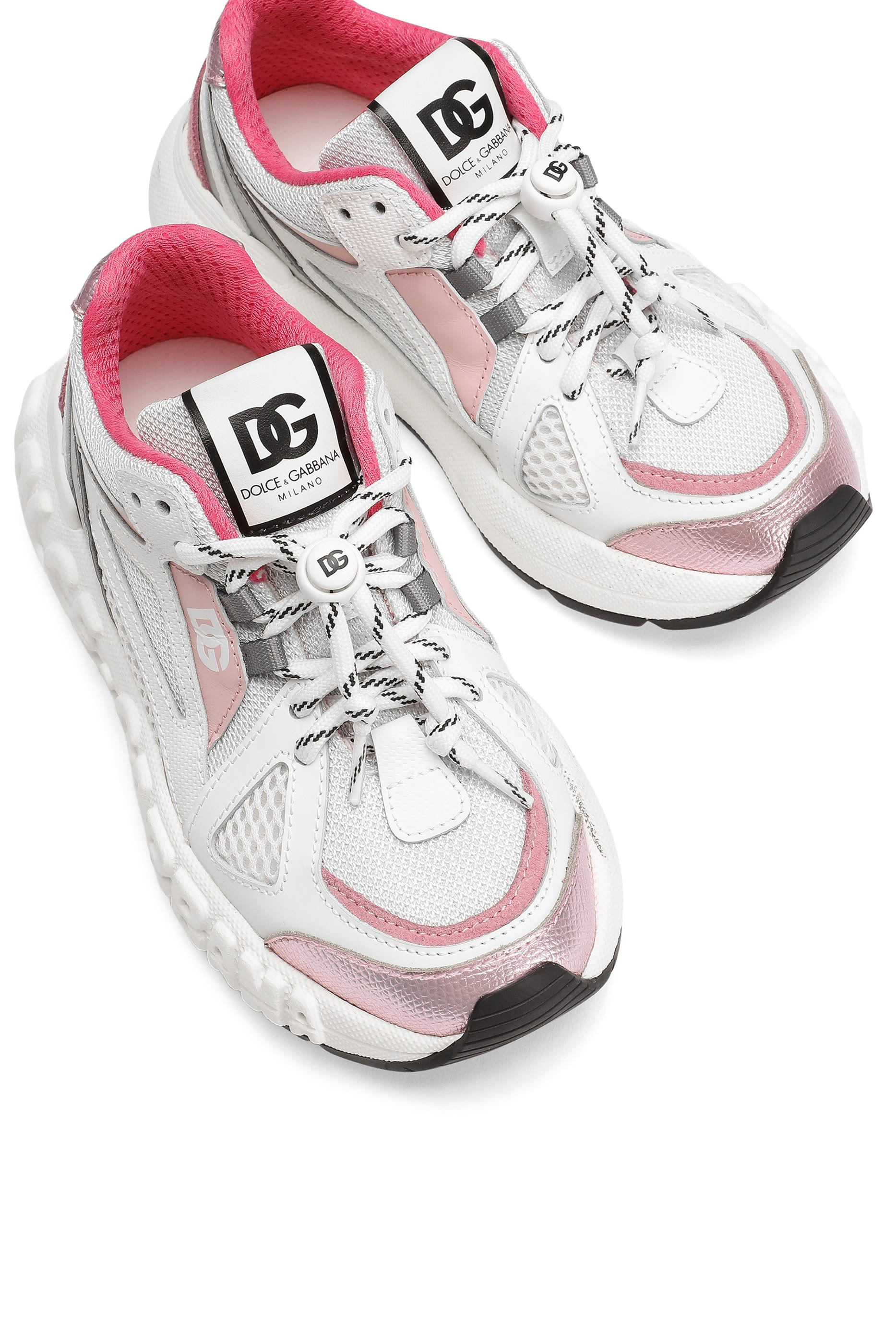 سنيكرز مزين بشعار حرفي الماركة قماش شبكي ونايلون للأطفال